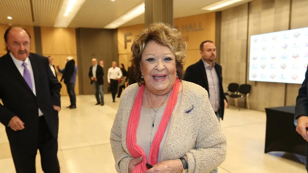 Jiřina Bohdalová v spoločnosti s priateľom. Je to slovenský milionár