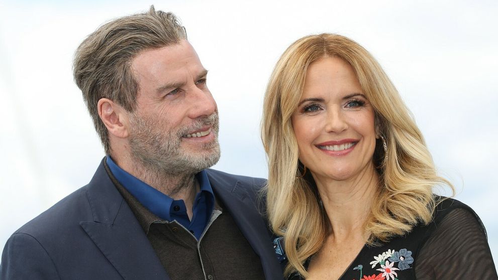 Video, ktoré trhá srdce: John Travolta tancuje s dcérou pre zosnulú manželku