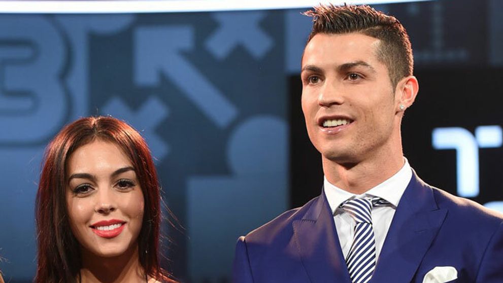 Cristiano Ronaldo bude mať dvojičky. Deti mu porodí náhradná matka