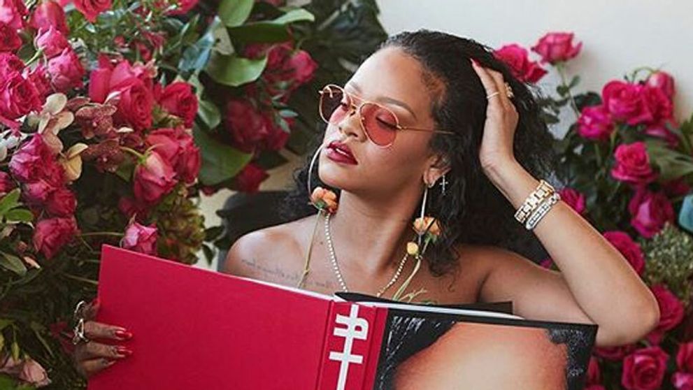 Je nahá alebo nie je nahá? Keď uvidíte Rihannu, túto otázku si položíte aj vy