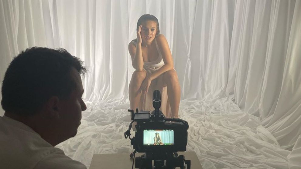 Pamätáte si sexy Kláru zo SuperStar? Na svete je jej prvý singel s krásnym klipom