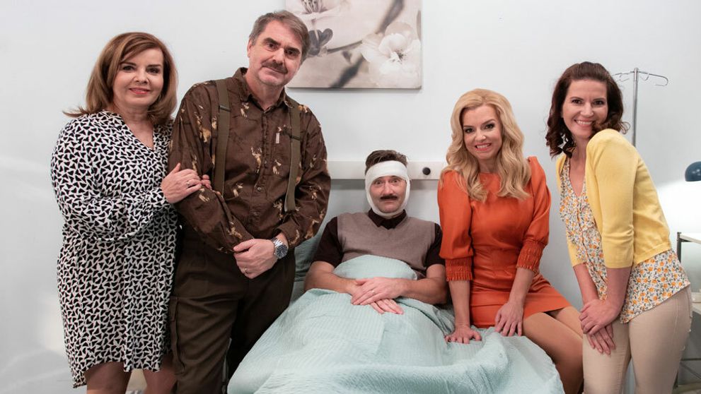 Čo sme na Farme? Moderátorku spravodajstva museli vyslobodzovať z toalety!