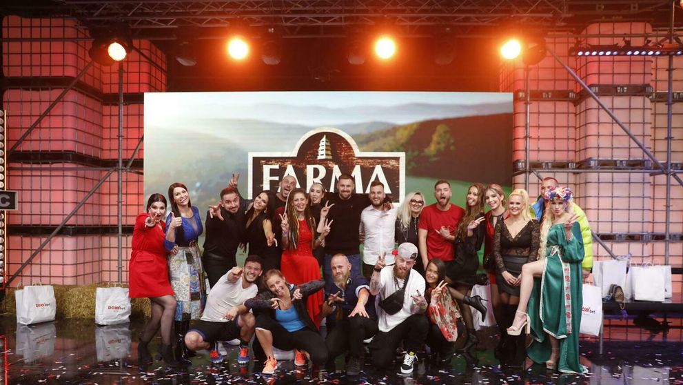 Bývalý farmár žiari šťastím: Stal sa otcom a zverejnil fotky z pôrodnice