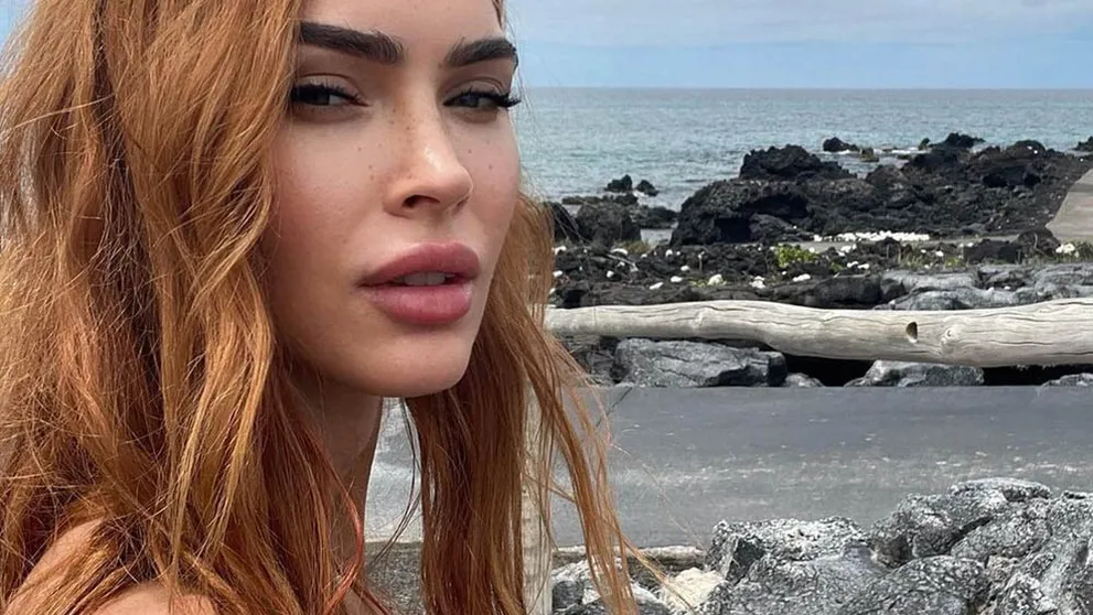 Megan pobúrila fanúšikov: Detailné zábery jej nahého mokrého tela