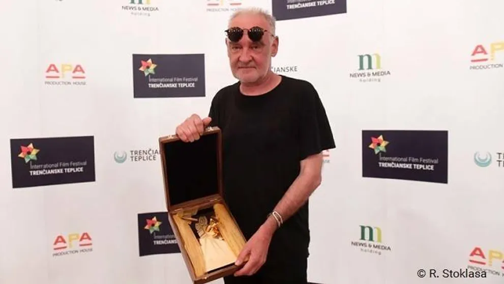 Filmová legenda neodolala slovenskej kúpeľnej vode!