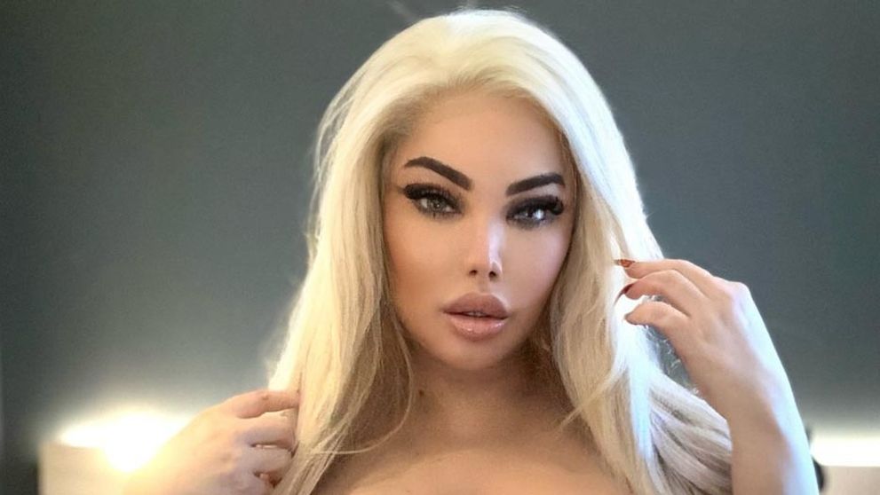 Preoperovaný Ken na Barbie v bielizni: Čo to ťavie kopýtko?