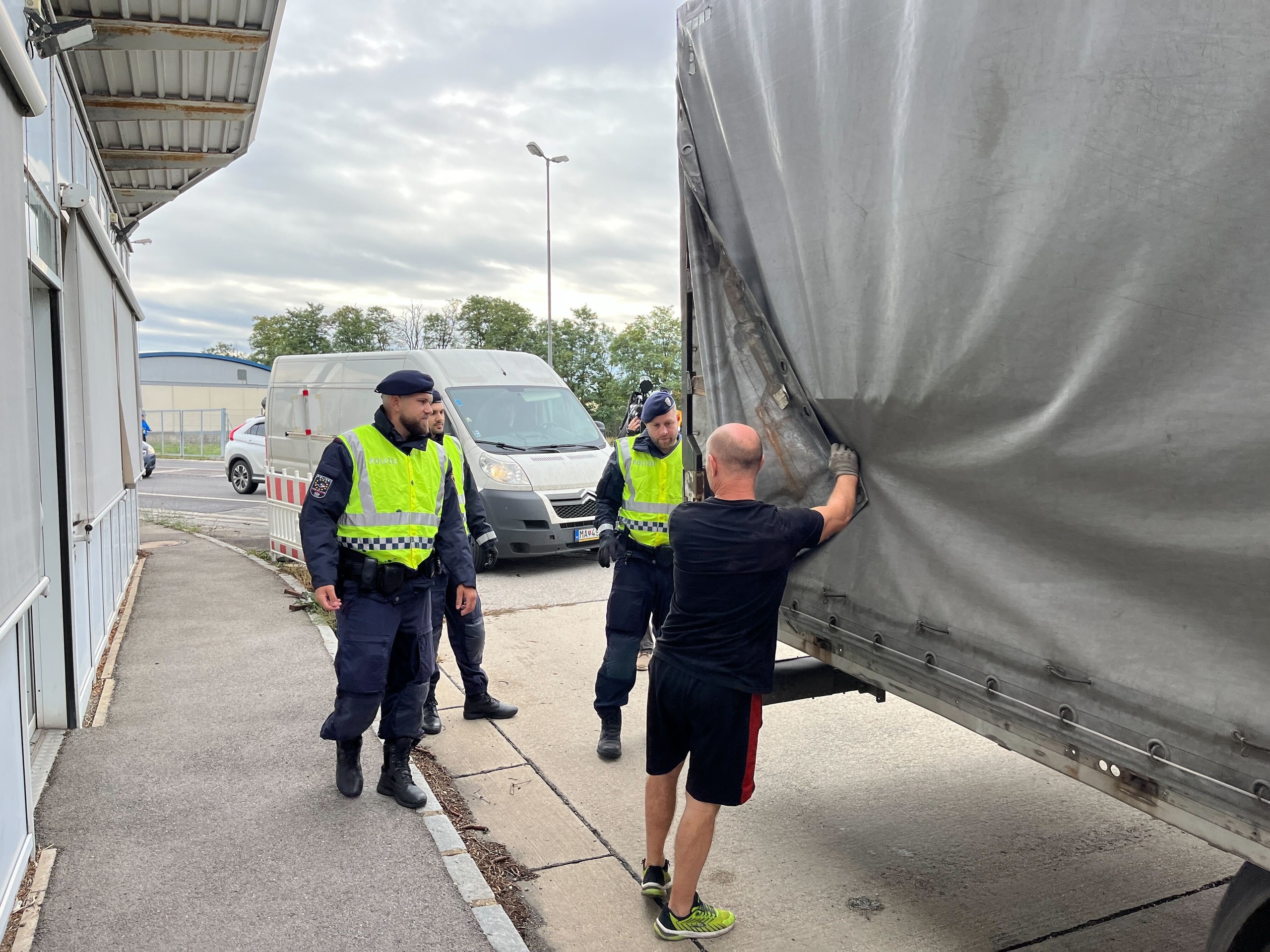 Kontroly na hraničnom priechode Berg.