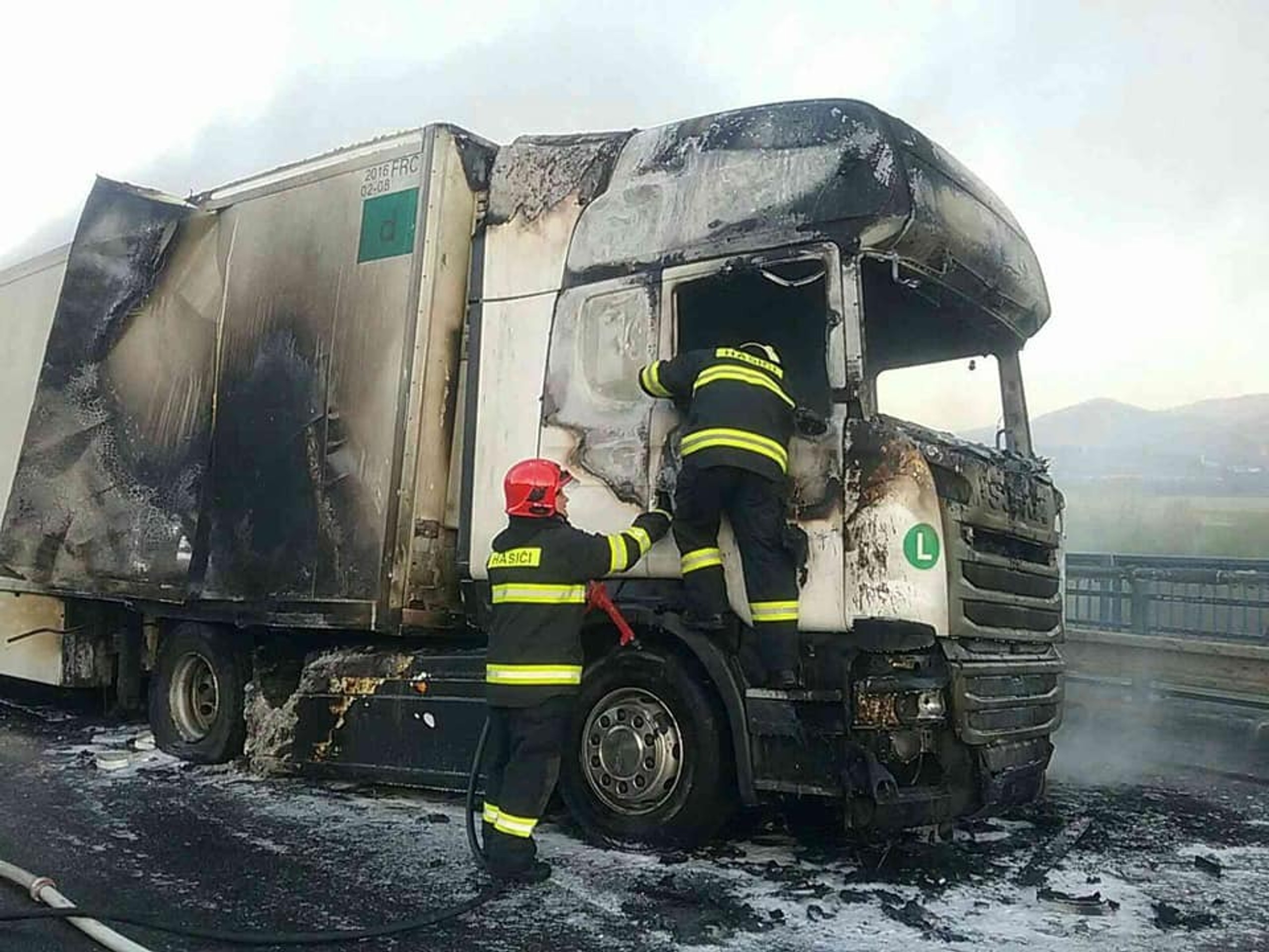 Nehoda na rýchlostnej ceste R3 v katastri obce Horná Lehota.