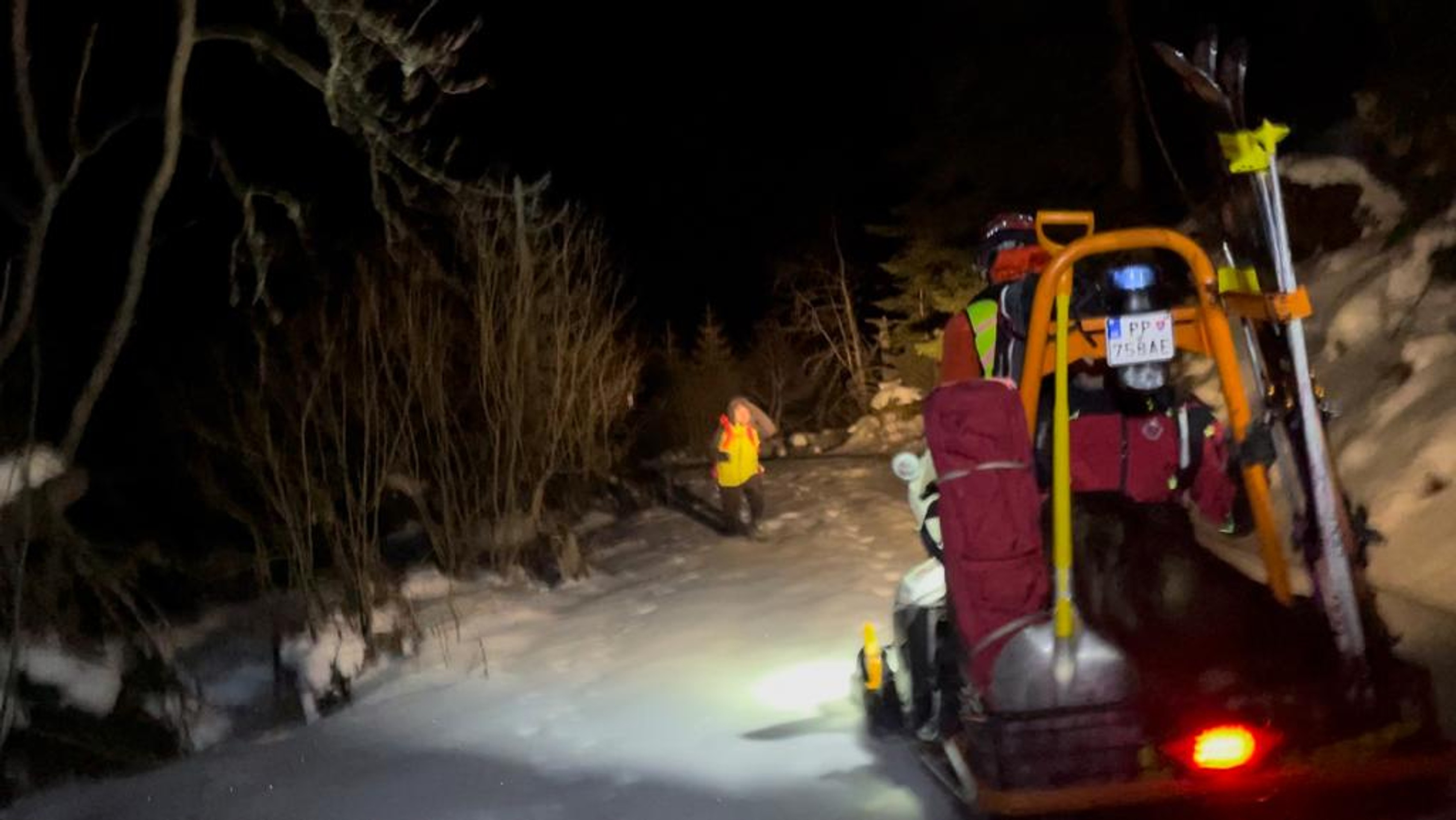 Pád lavíny do Tichej doliny so šťastným koncom.
