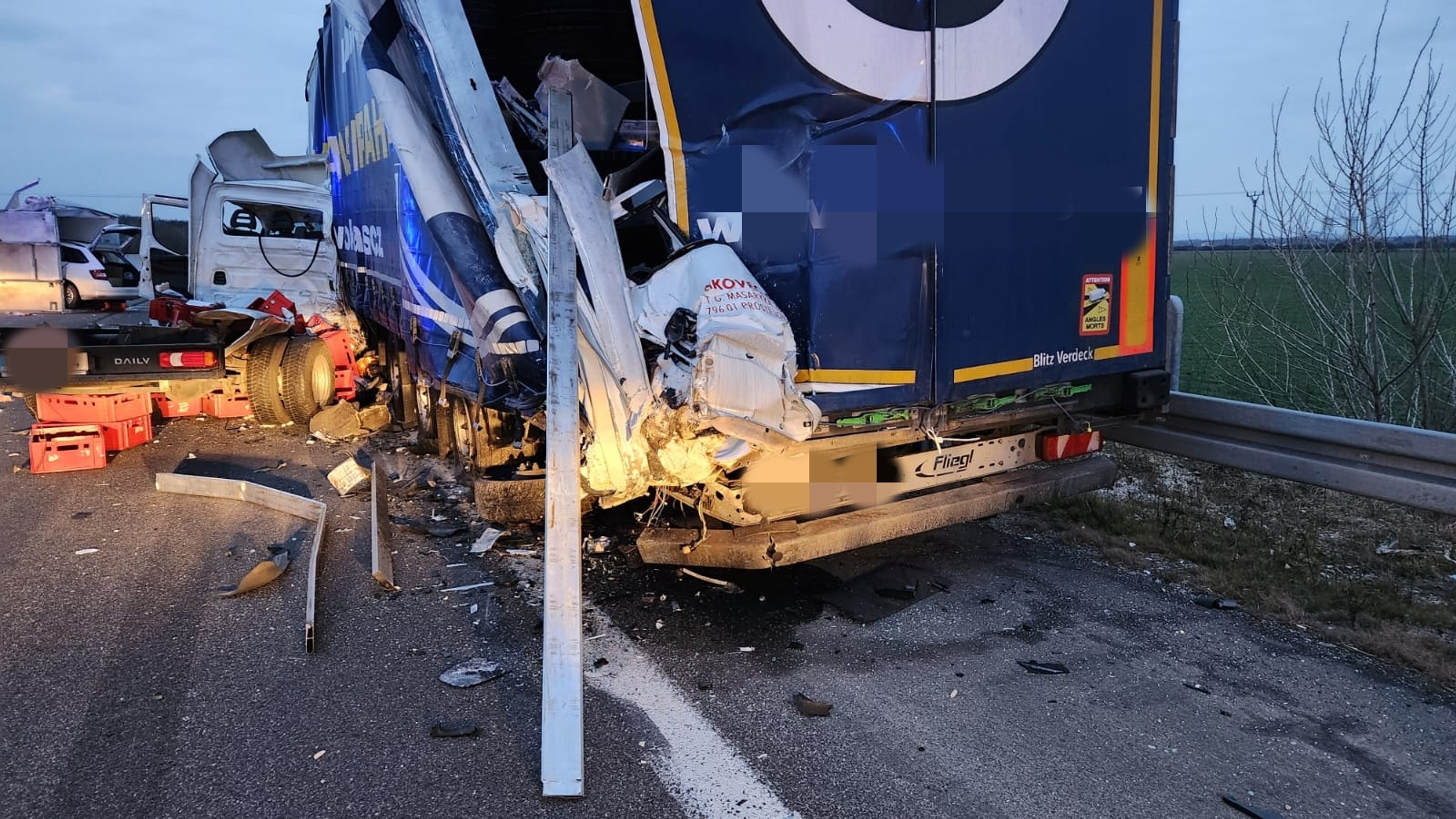 Nehoda na diaľnici D1 za Piešťanmi smerom na Trnavu.