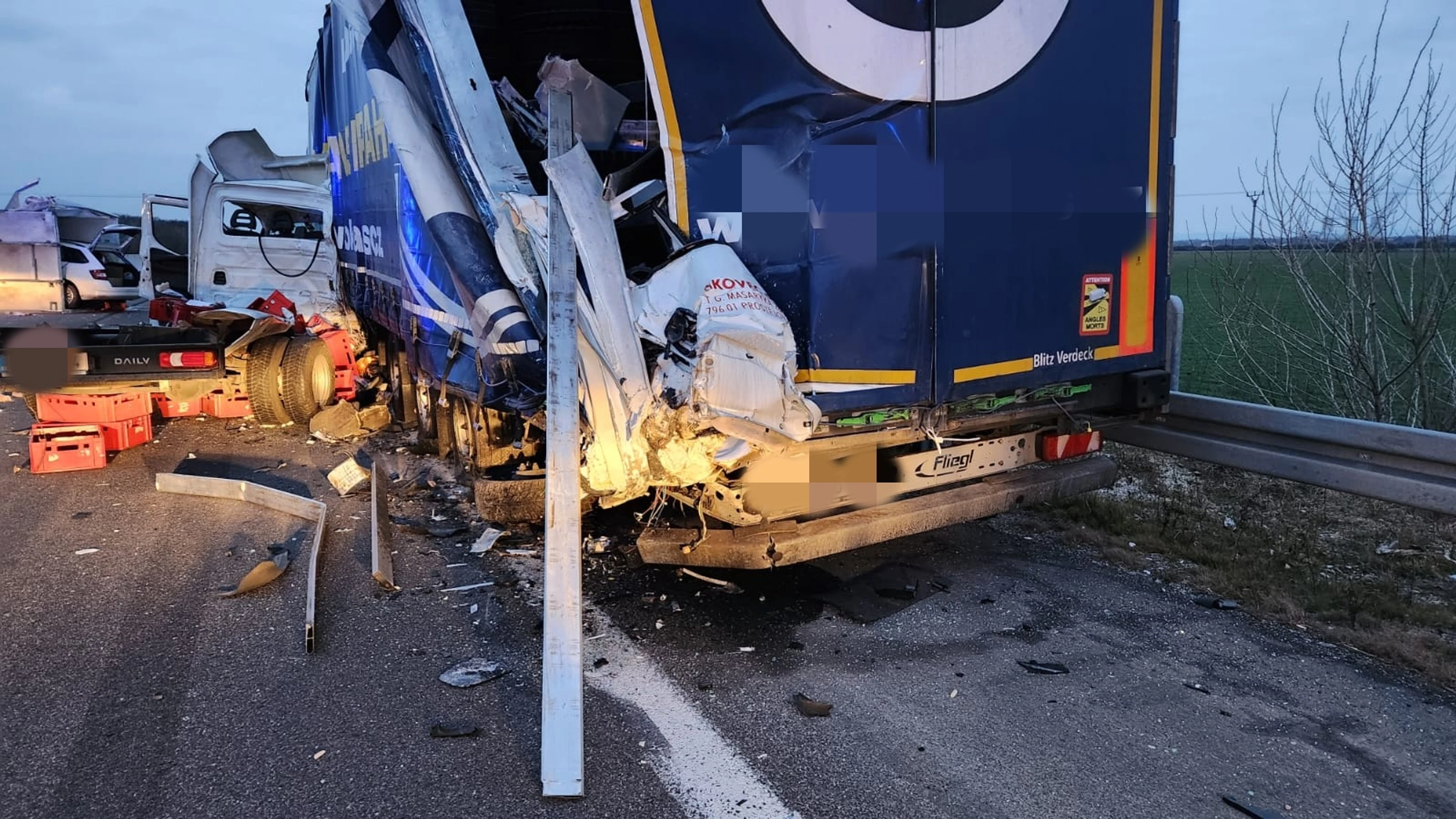 Nehoda na diaľnici D1 za Piešťanmi smerom na Trnavu.