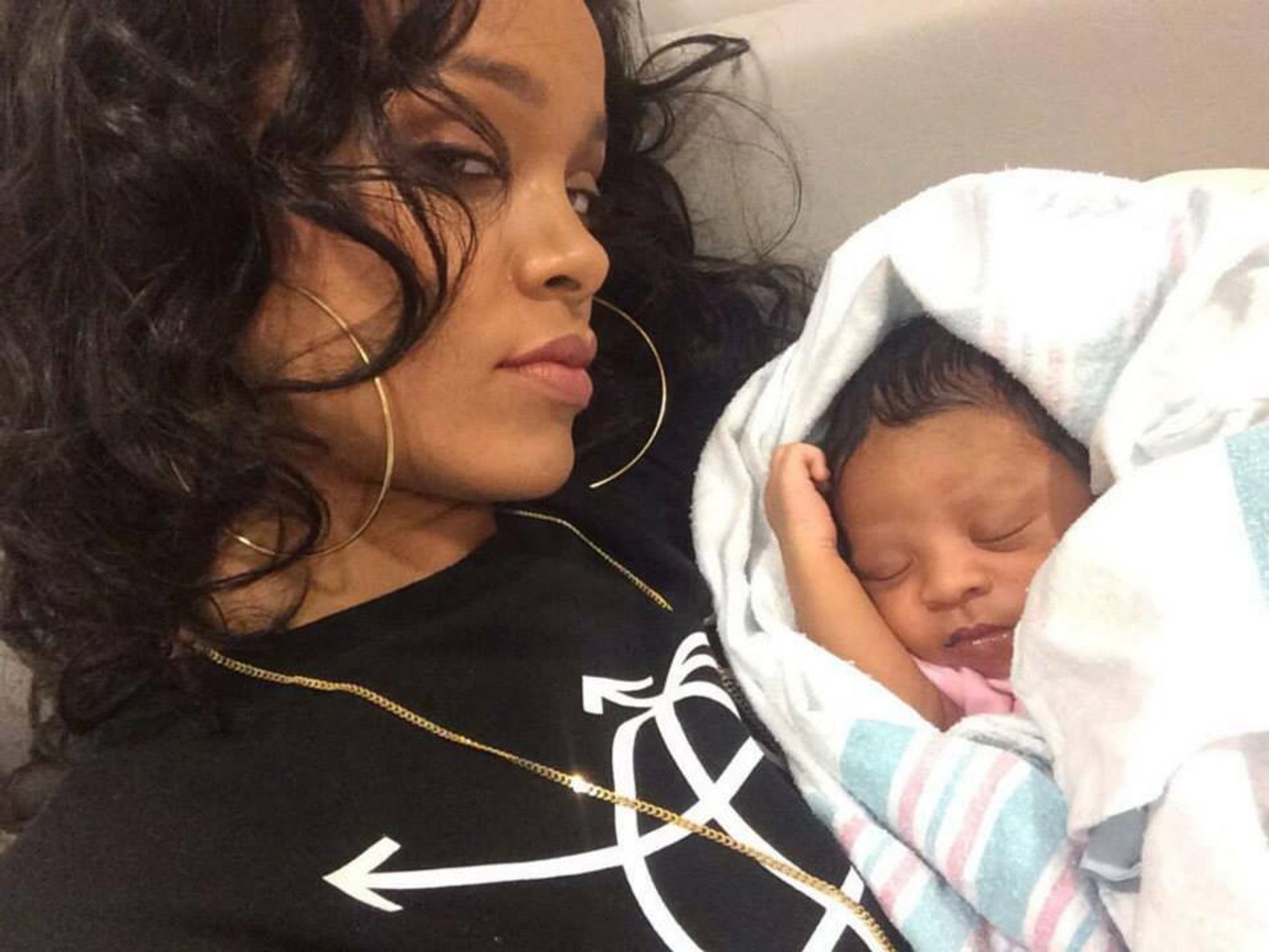 rihanna7.jpg