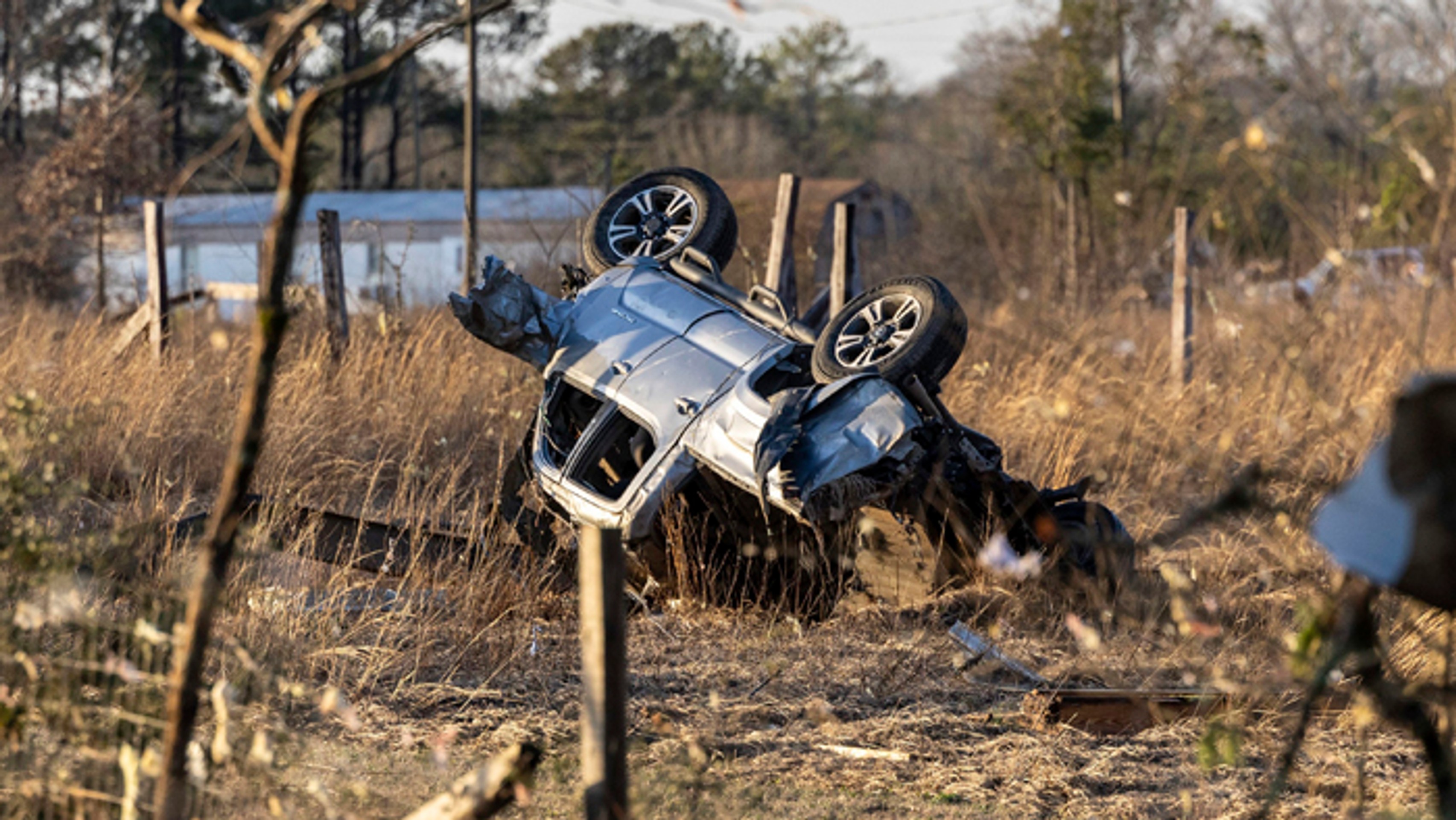 Alabamu zasiahlo tornádo.