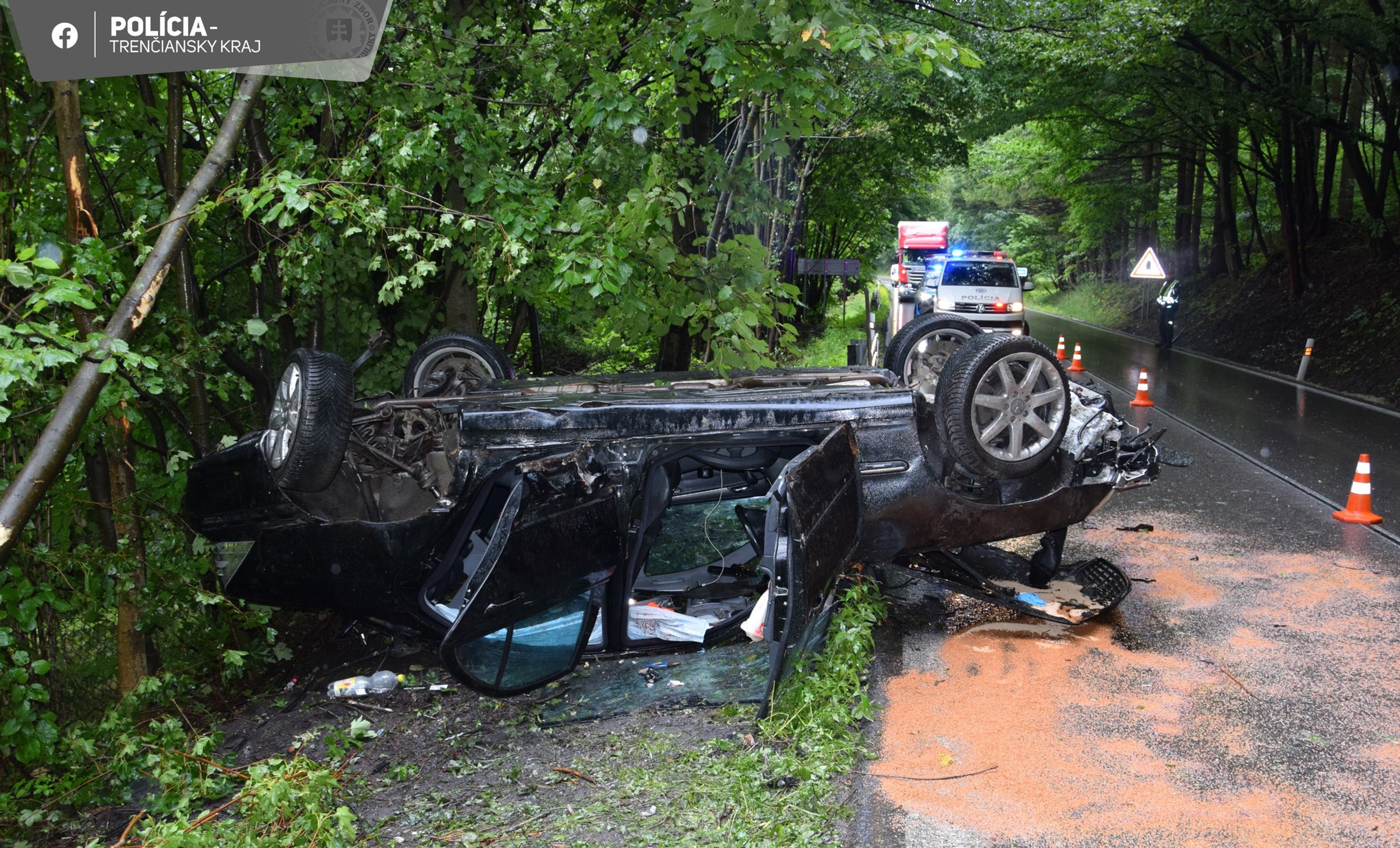 Po nehode z auta ostala len kopa šrotu