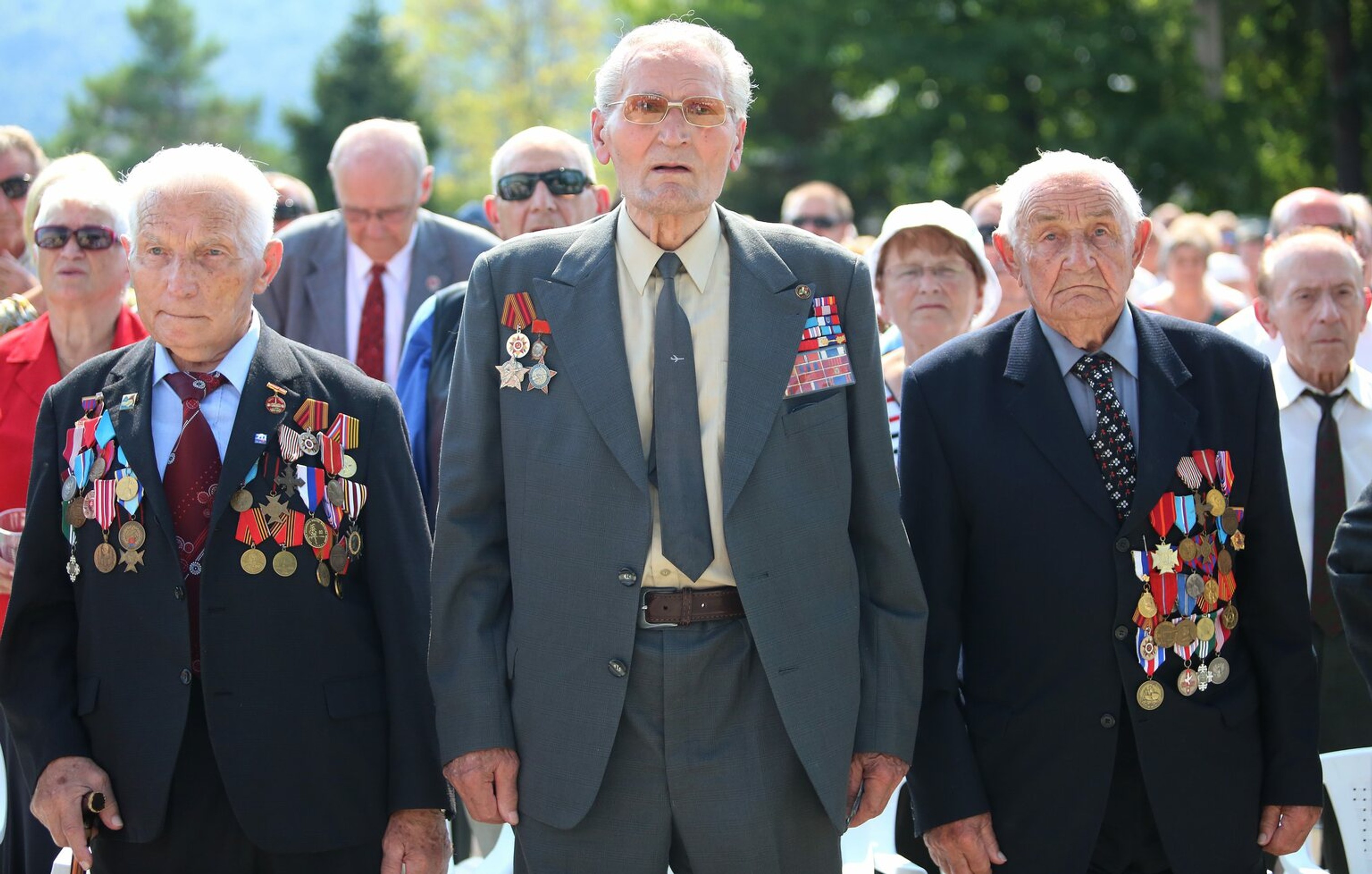 Účastníci Slovenského národného povstavnia počas osláv 72. výročia.
