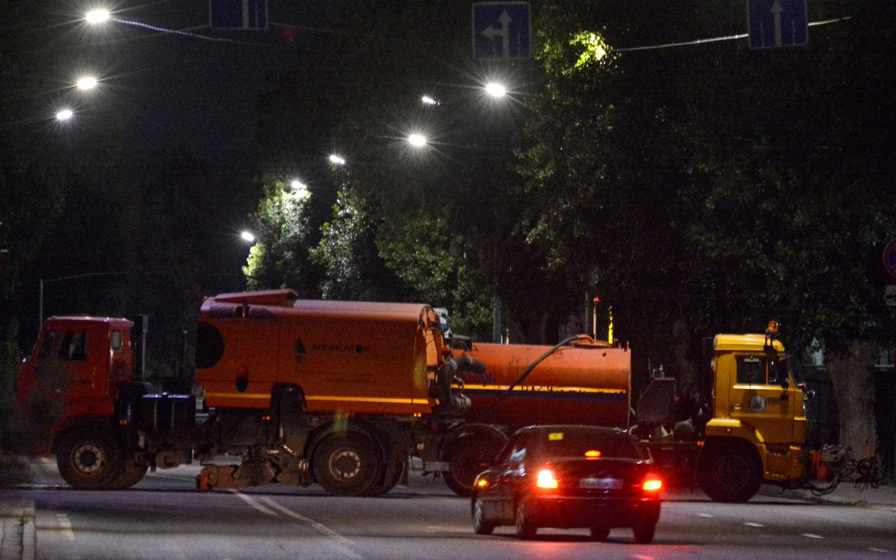 Nákladné autá blokujú prístupovú cestu do mesta Rostov nad Donom.