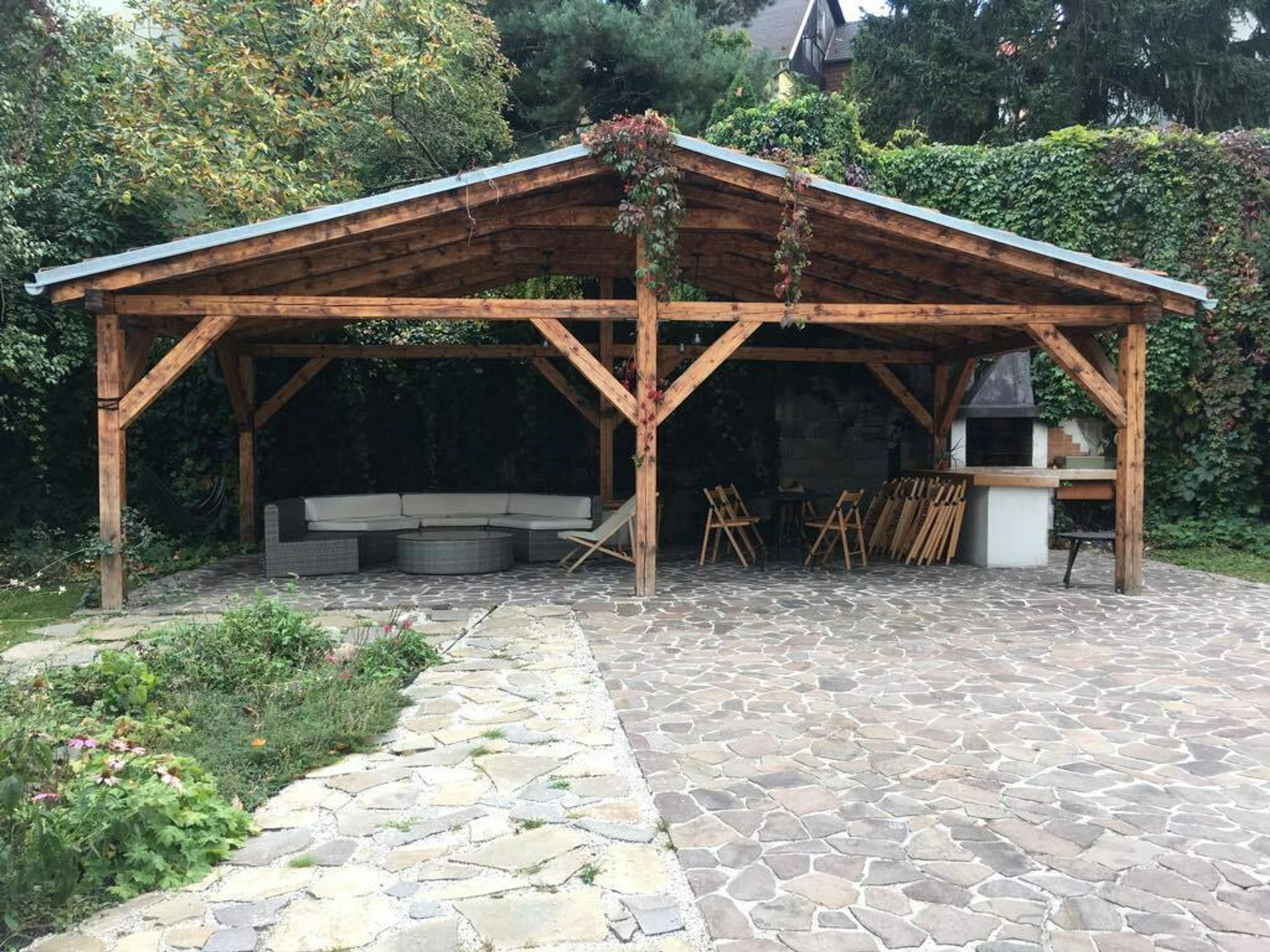 Brankára Tottenhamu Huga Llorisa odniesli zo zápasu na nosidlách