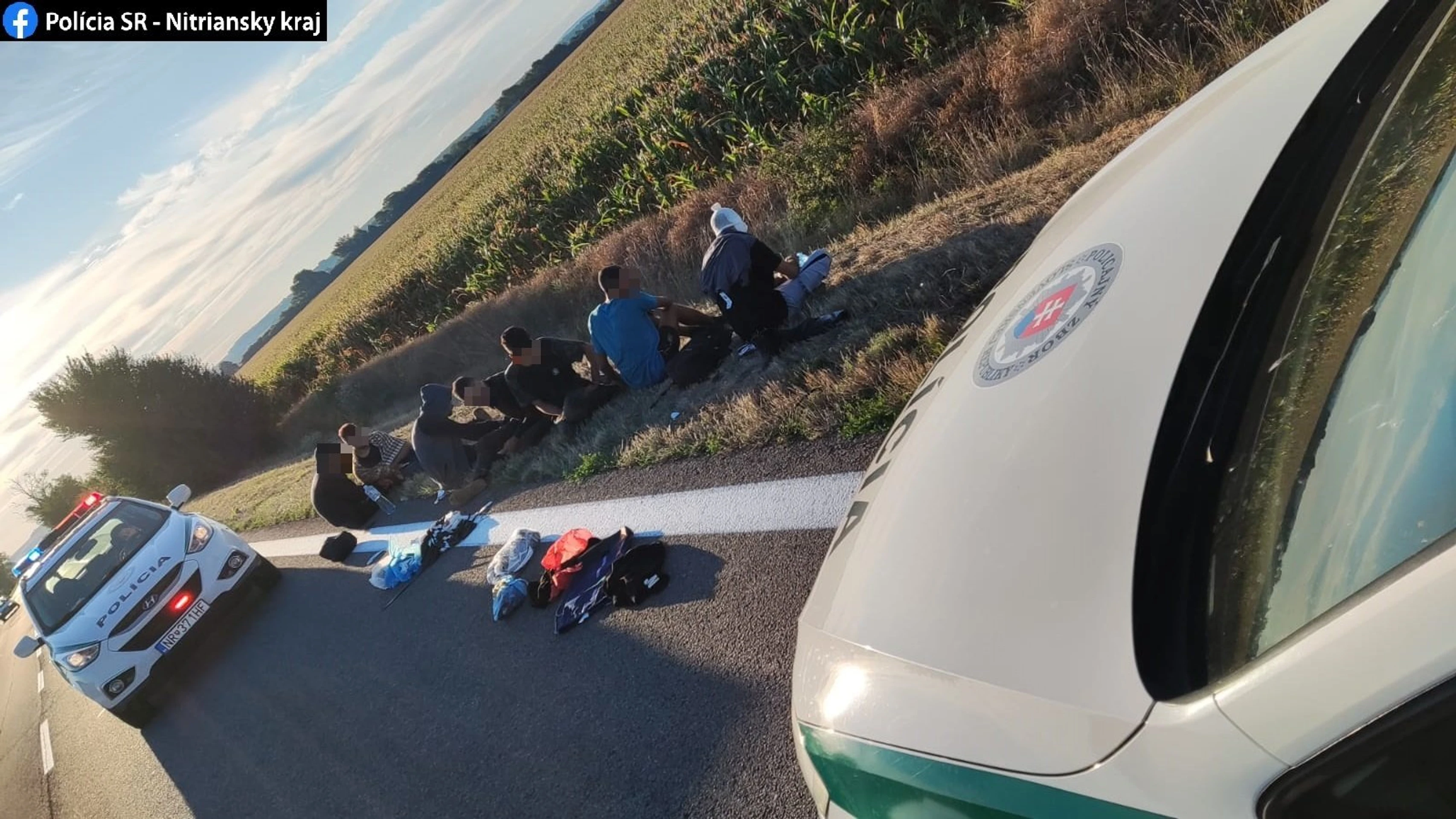 Migranti z auta