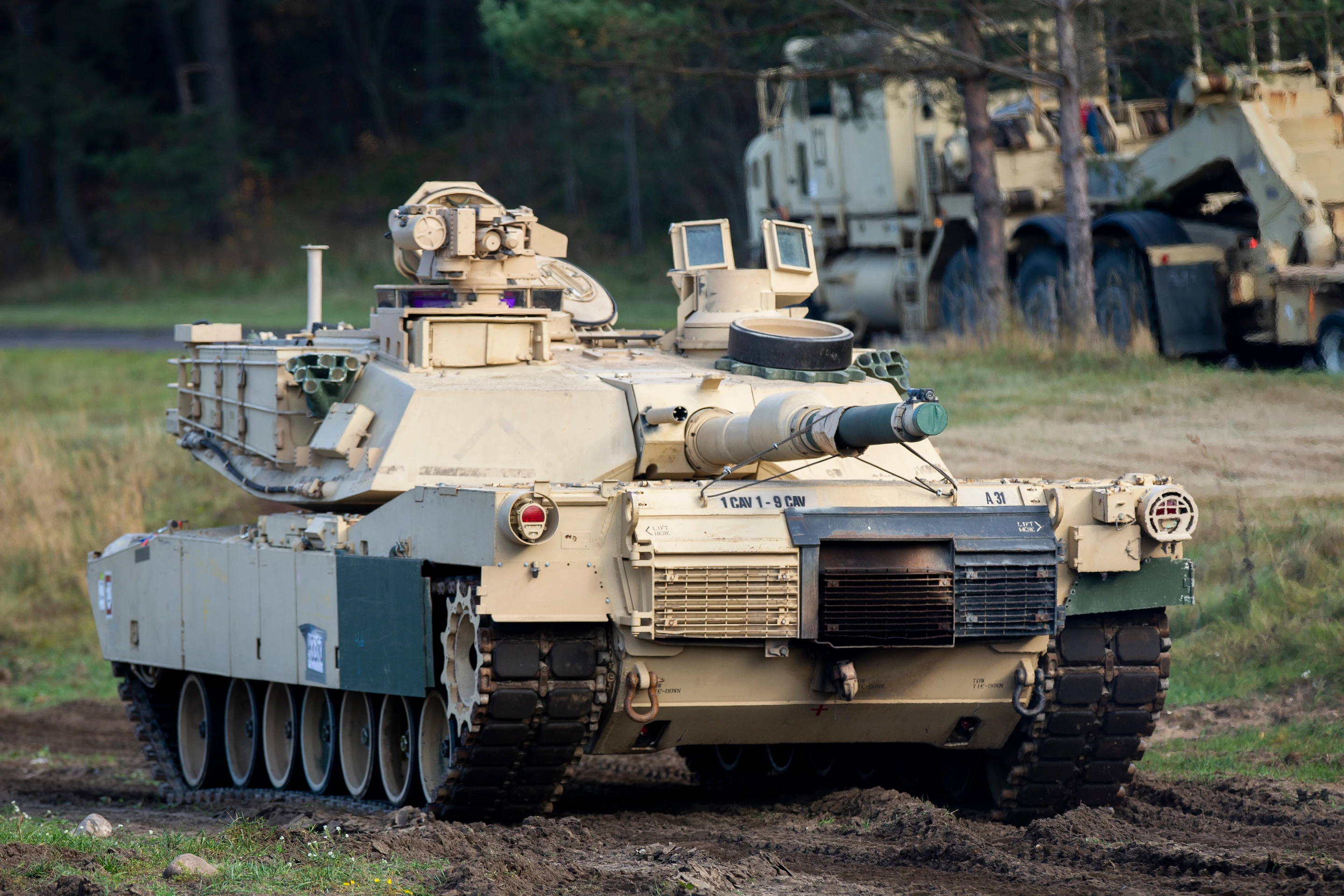 Americký hlavný bojový tank M1A2 Abrams.