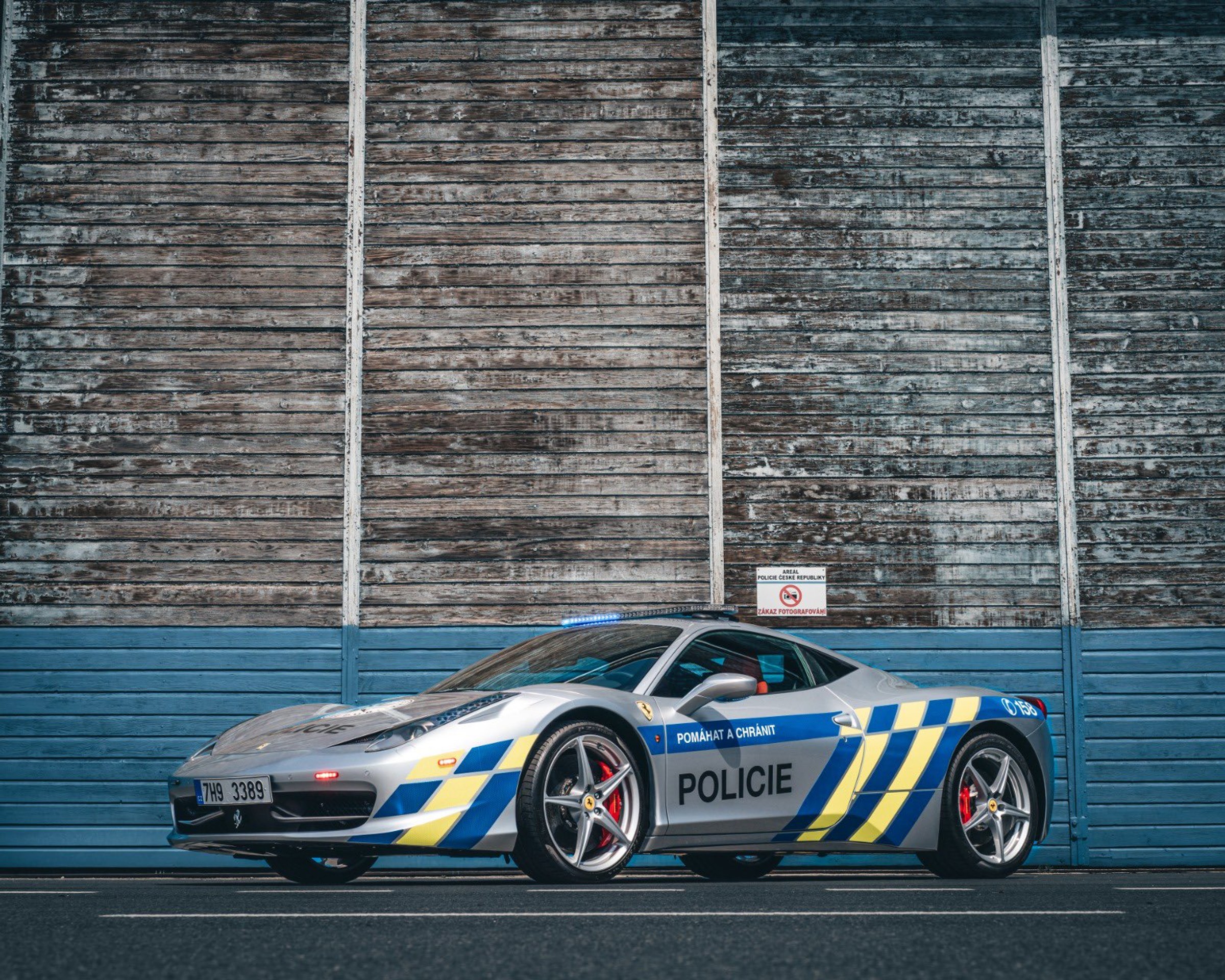Ferrari českej polície.