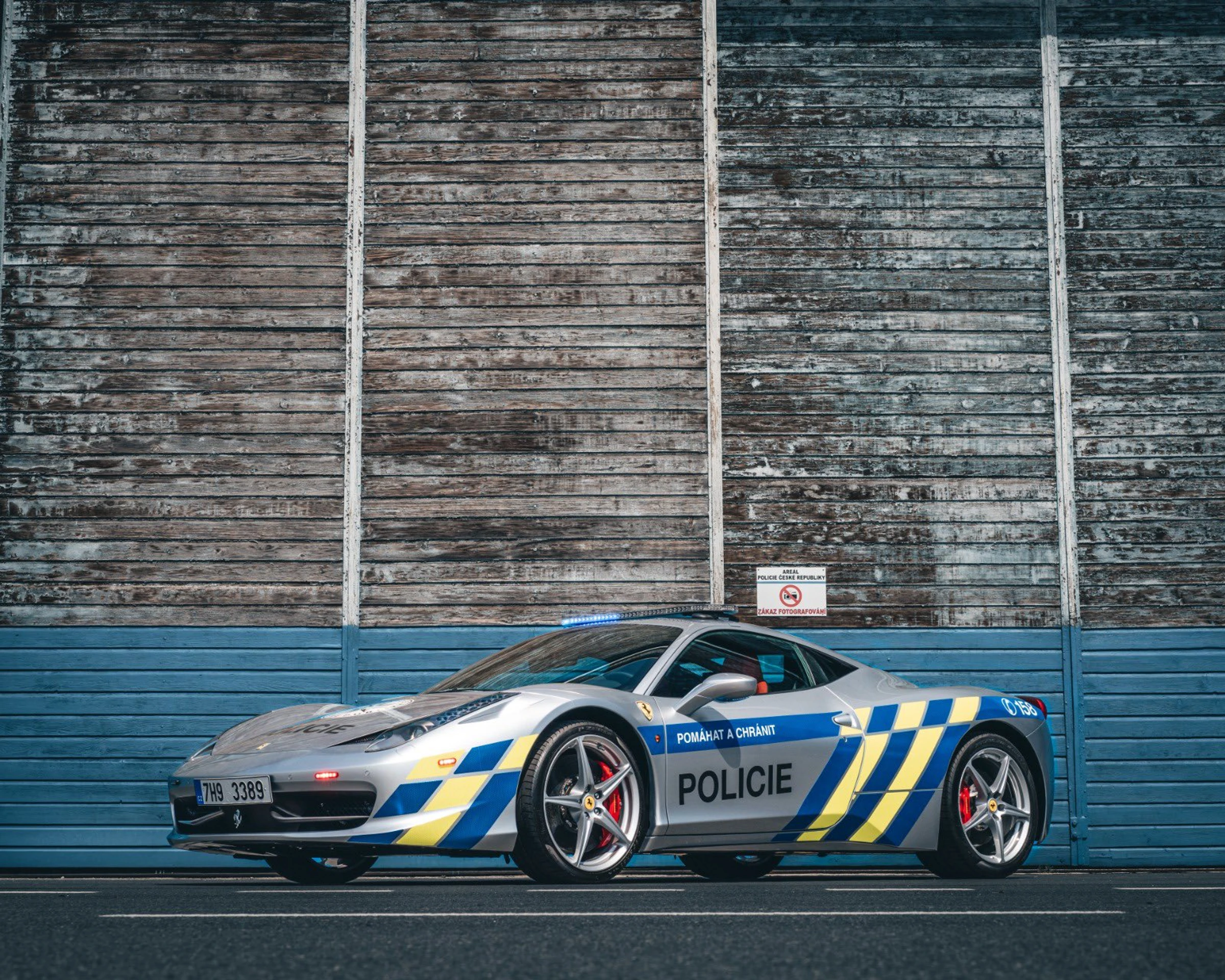Ferrari českej polície.
