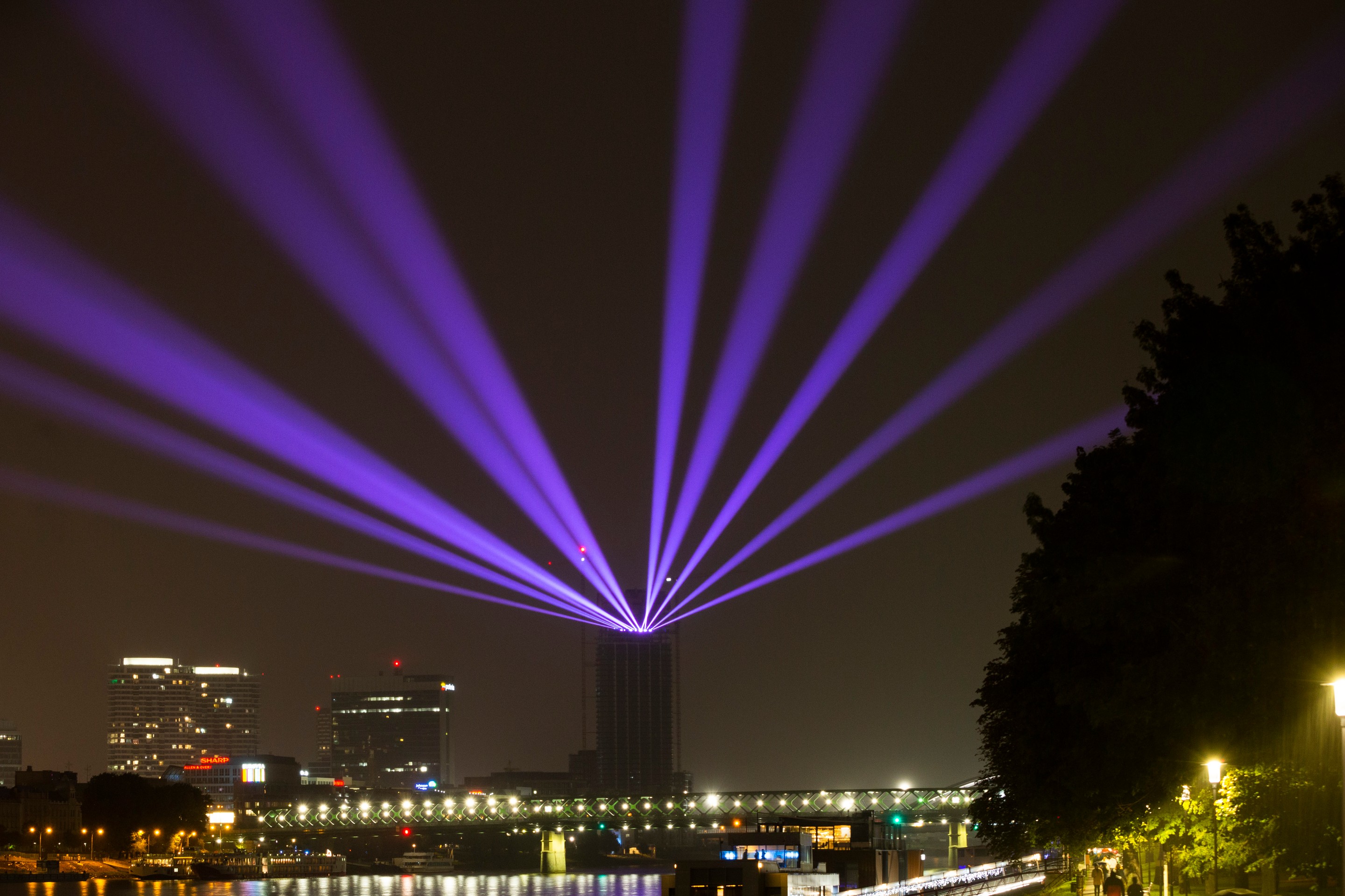 Tower of Light od BN Label na Eurovea Tower.