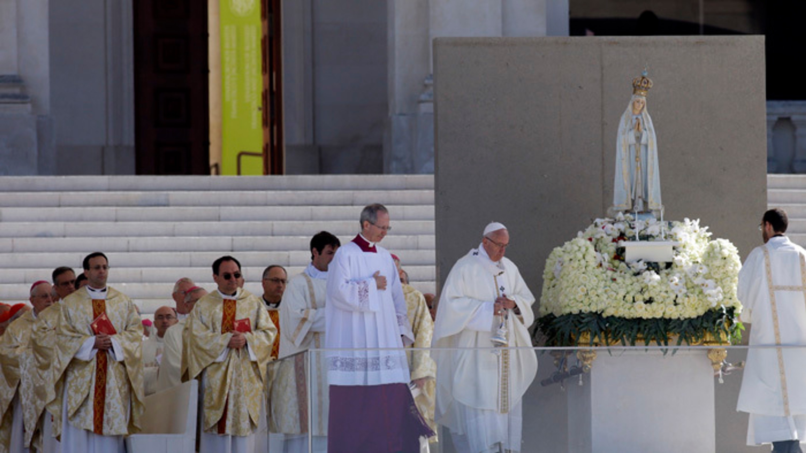 Pápež na svätorečení súrodencov z Fatimy.