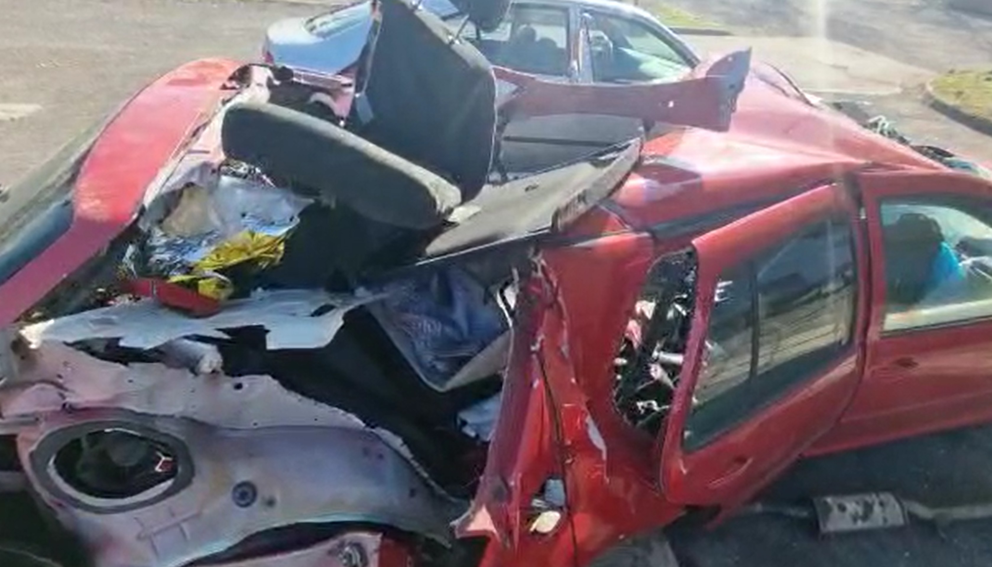 Vrak auta, ktoré po nehode odviezli