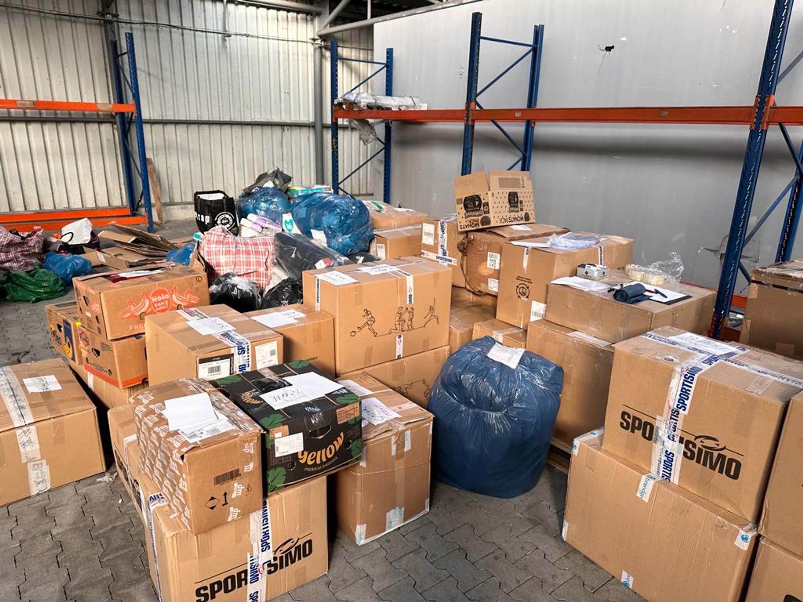 Vyzbieraná materiálna pomoc.