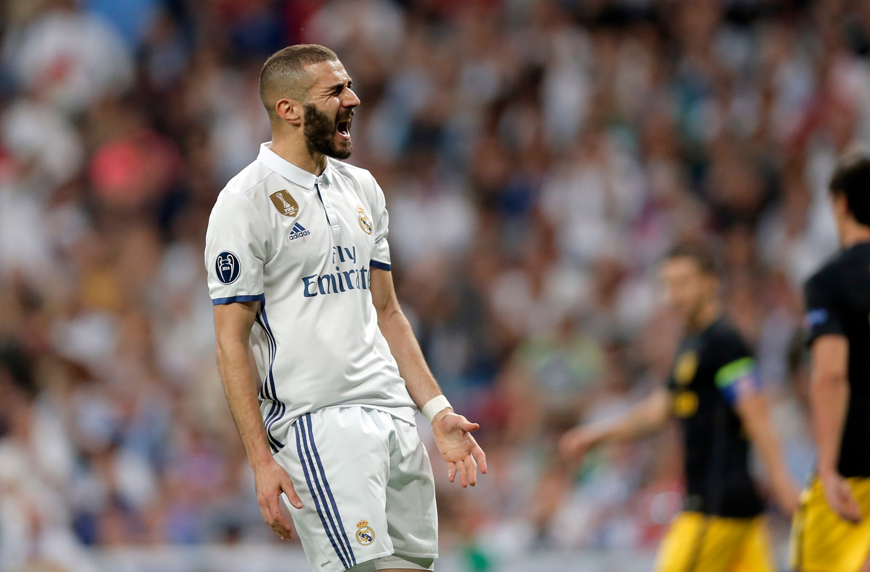 Karim Benzema z Realu si spytuje svedomie v semifinále LM proti Atléticu.