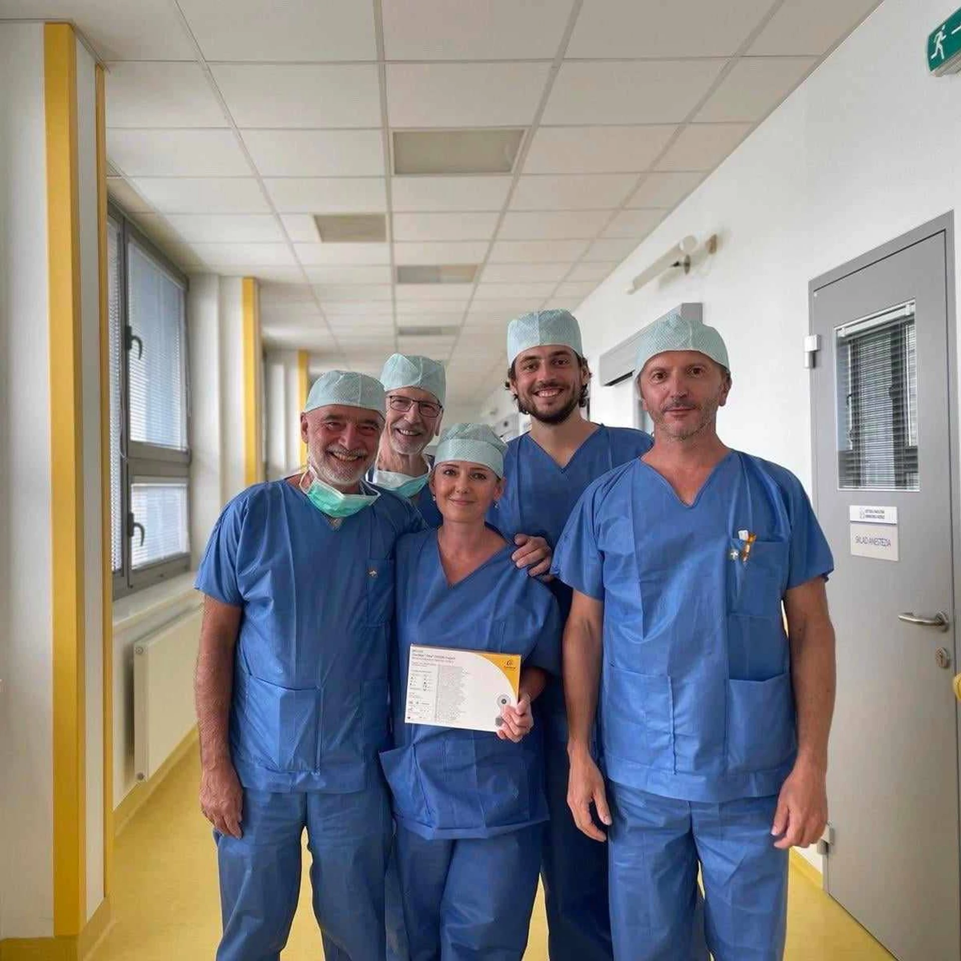 Lekári z Detskej fakultnej nemocnice Košice prvýkrát zaviedli unikátny sluchový implantát 