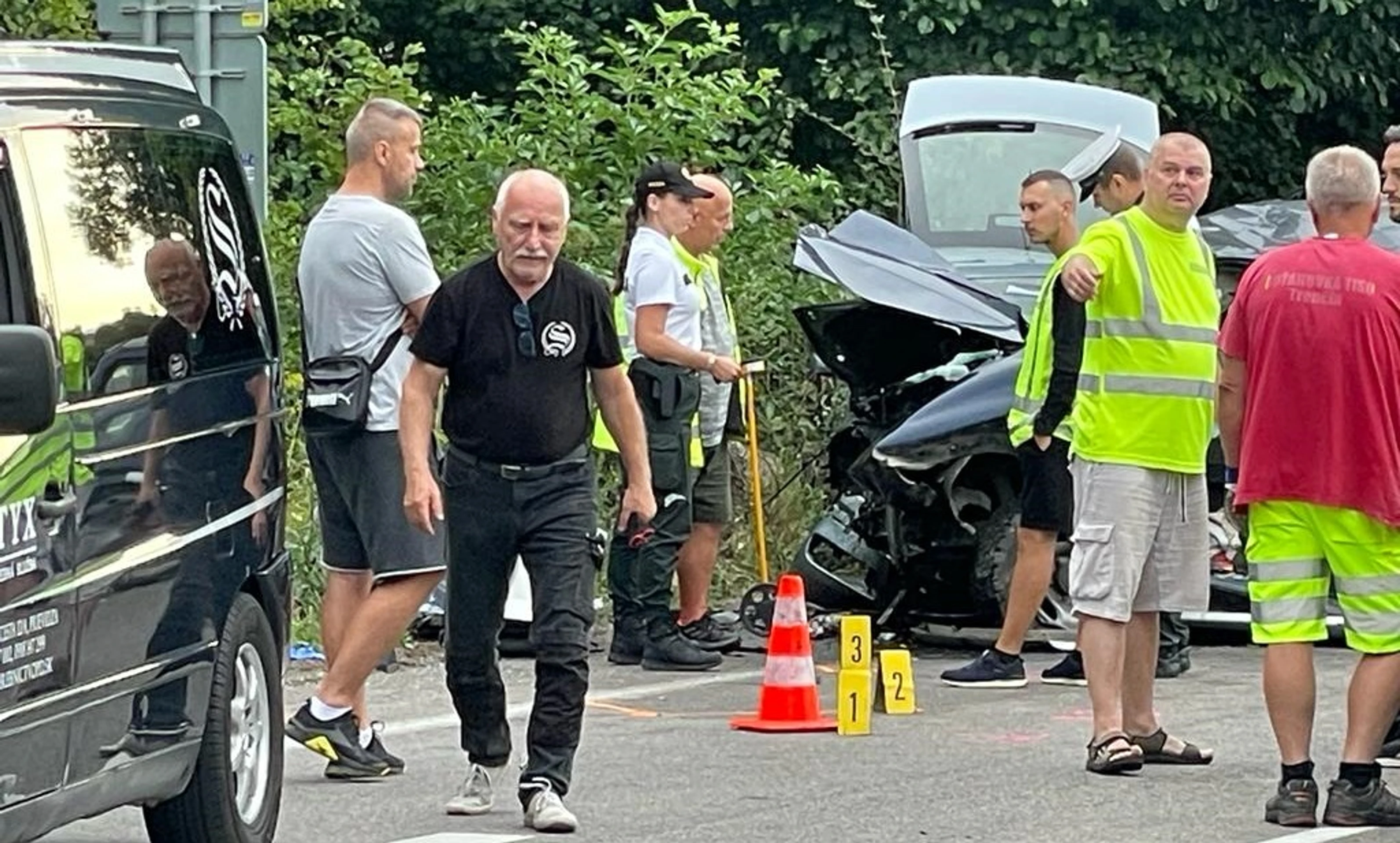 Policajti na mieste nehody.