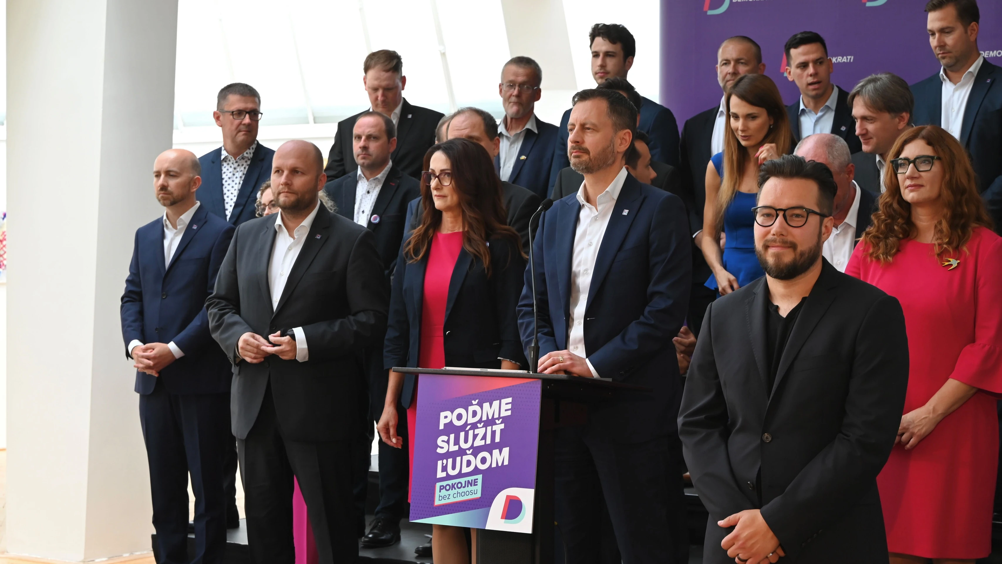 Členovia strany Demokrati.