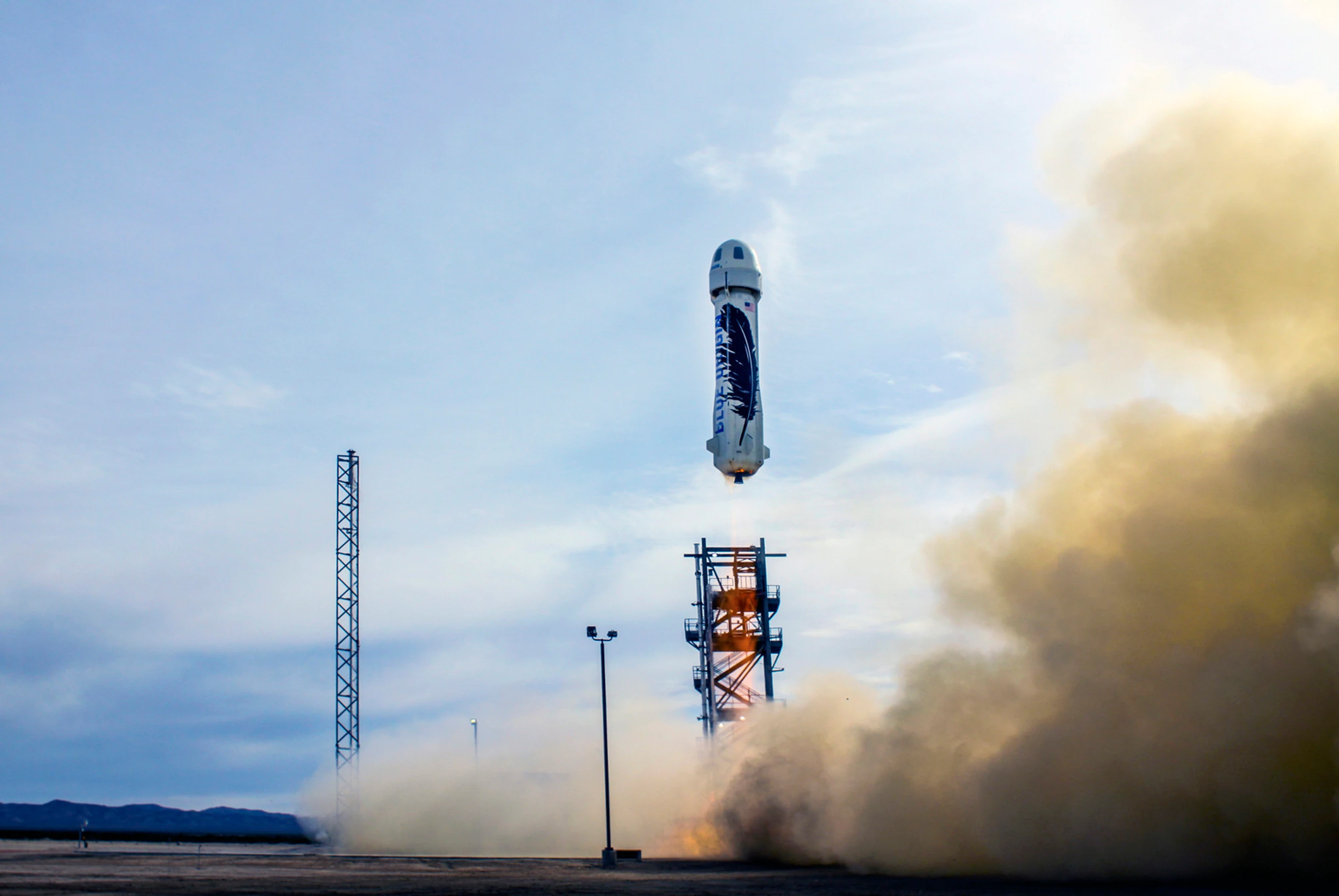 Štart rakety The New Shepard, ktorej sa podarilo pristáť späť na zemi.
