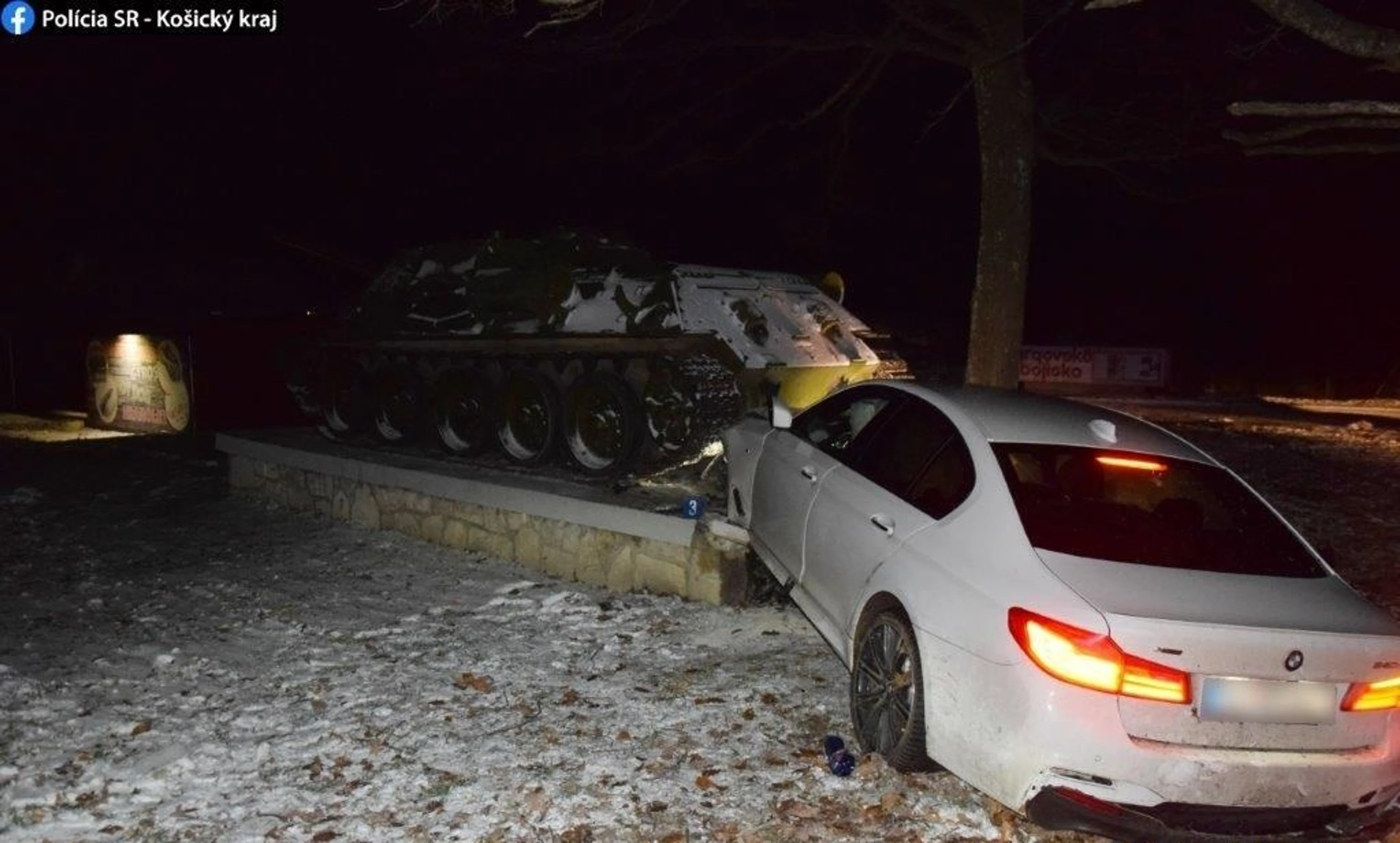 BMW a tank.