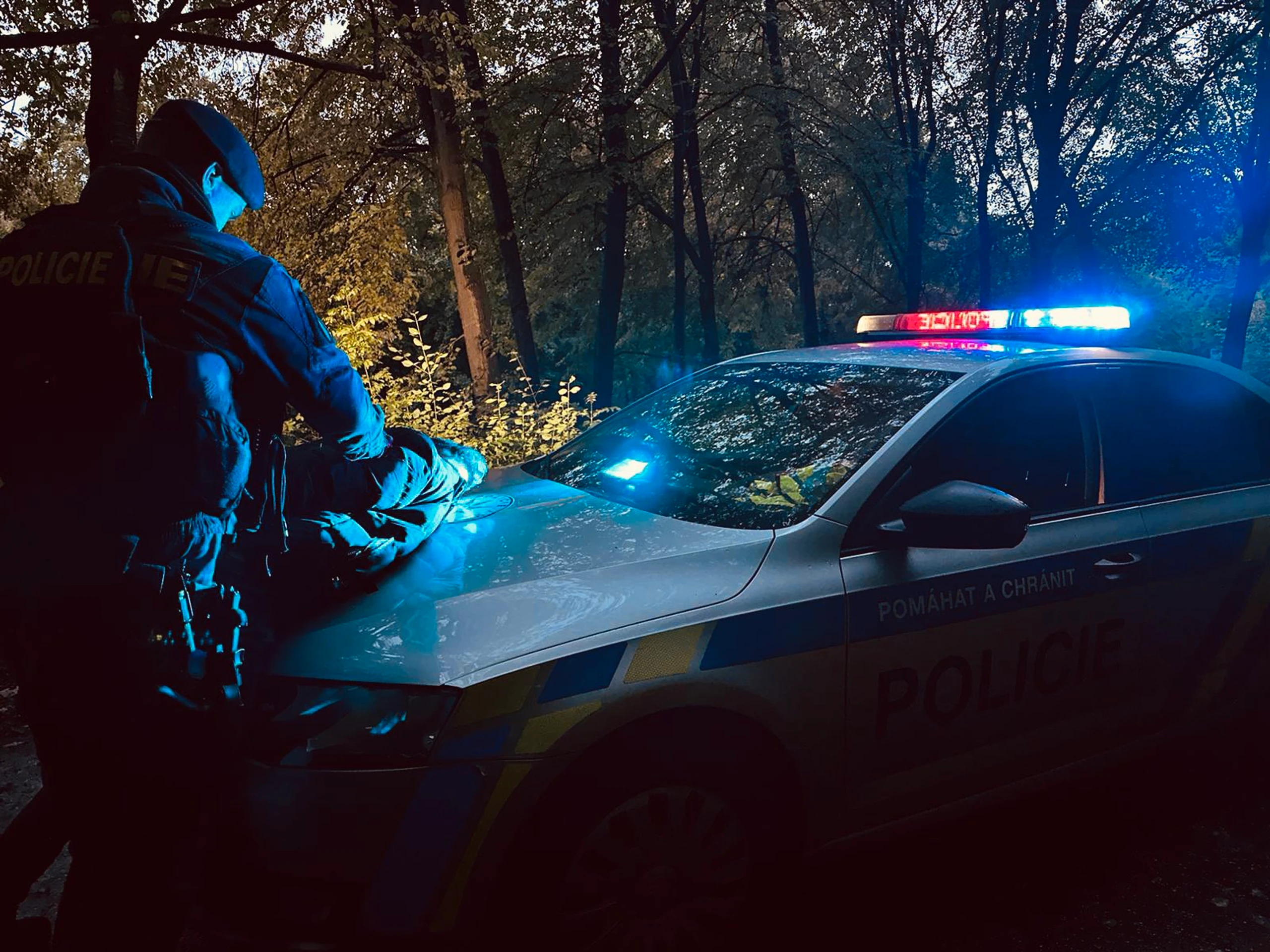 Polícia zadržala pevádzača