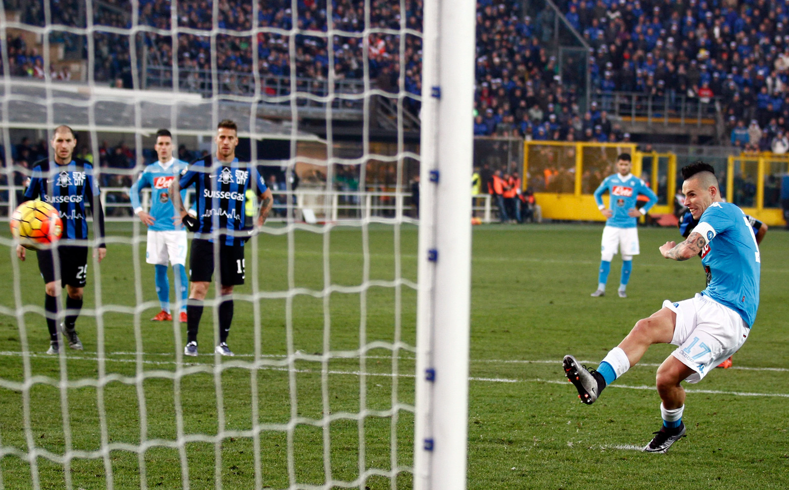 Marek Hamšík strieľa gól
