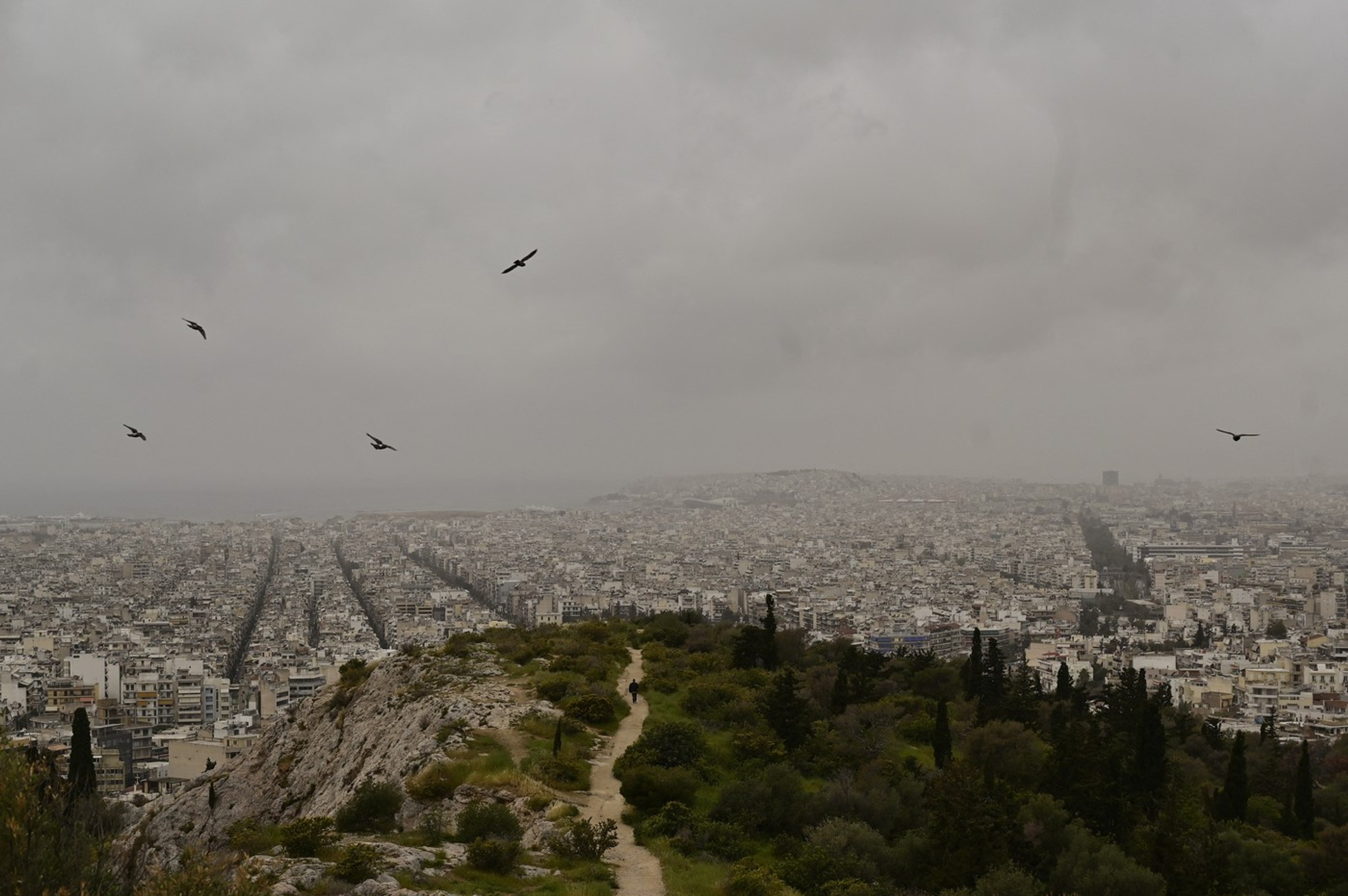 Atény zahalili oblaky prachu zo Sahary.