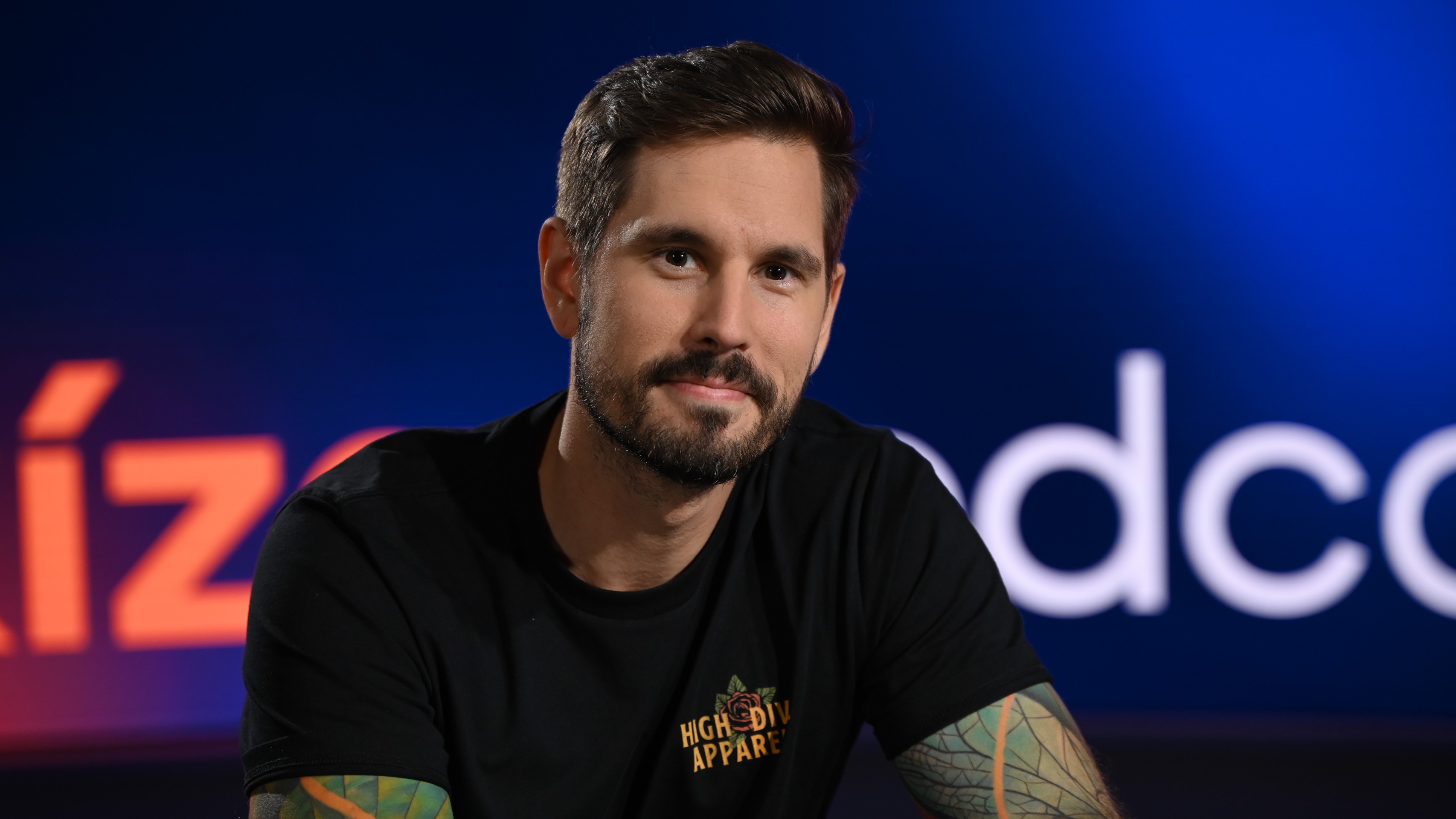 Komik Jakub Zitron Ťapák v Cirkus Politikus s Martinom Prôčkom.