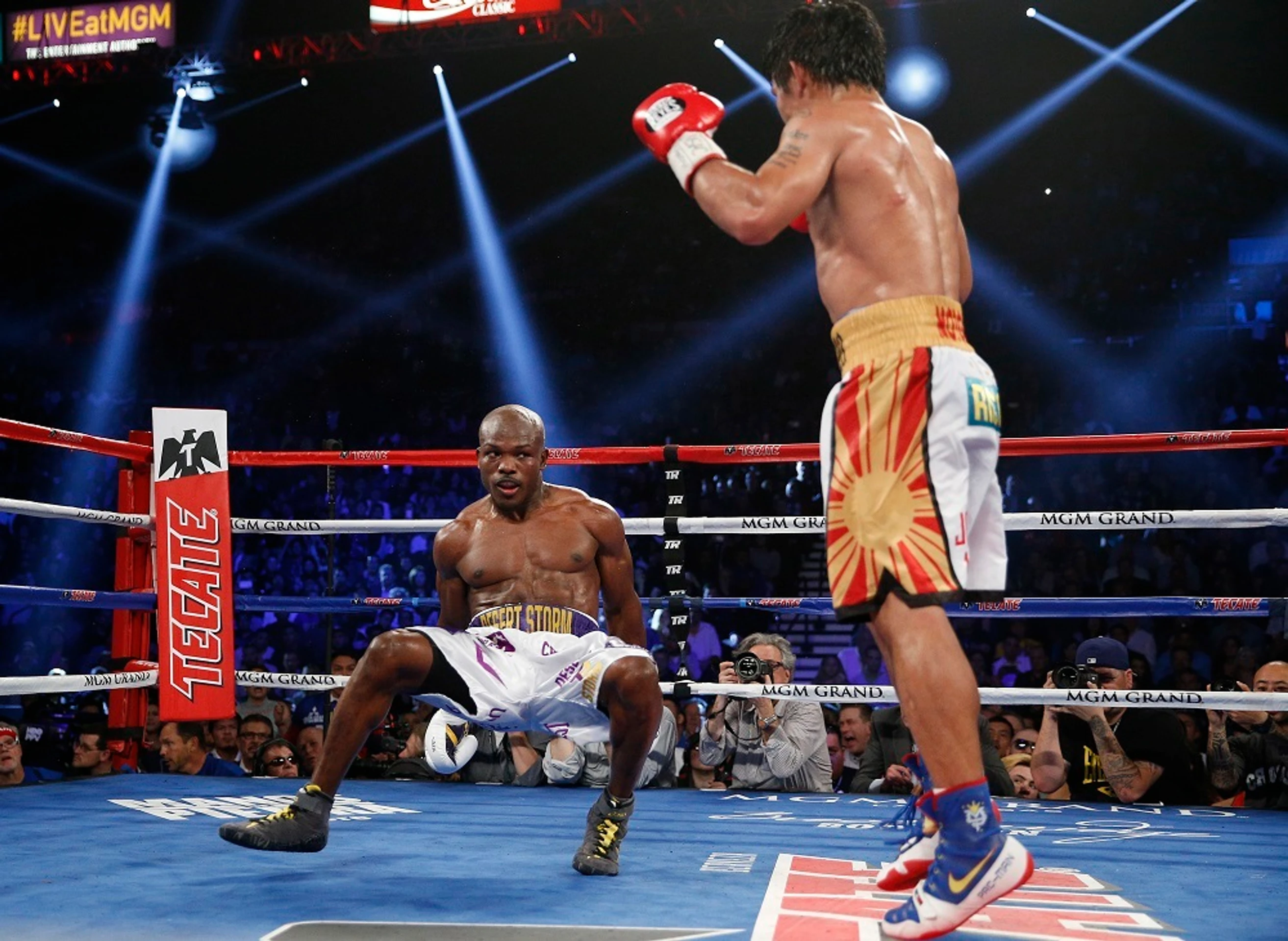 Pacquiao zdolal Bradleyho.
