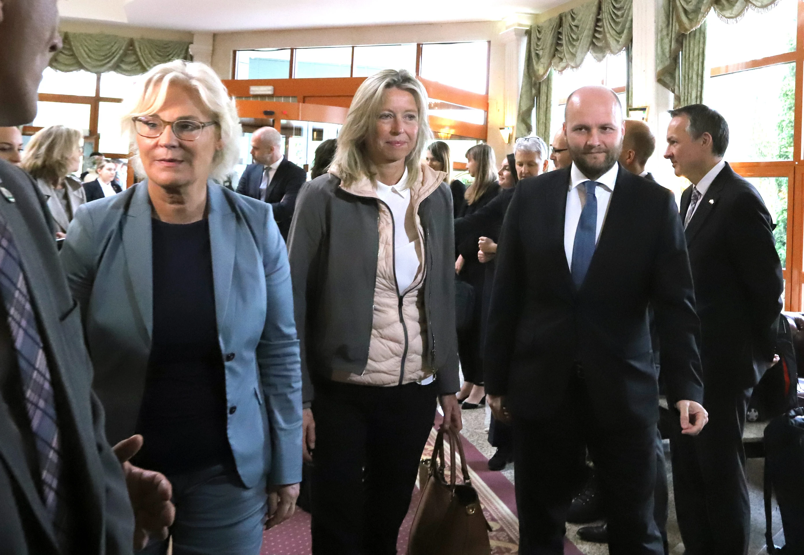 Nemecká a holandská ministerka obrany Christine Lambrechtová a Kajsa Ollongrenová a Jaroslav Naď.