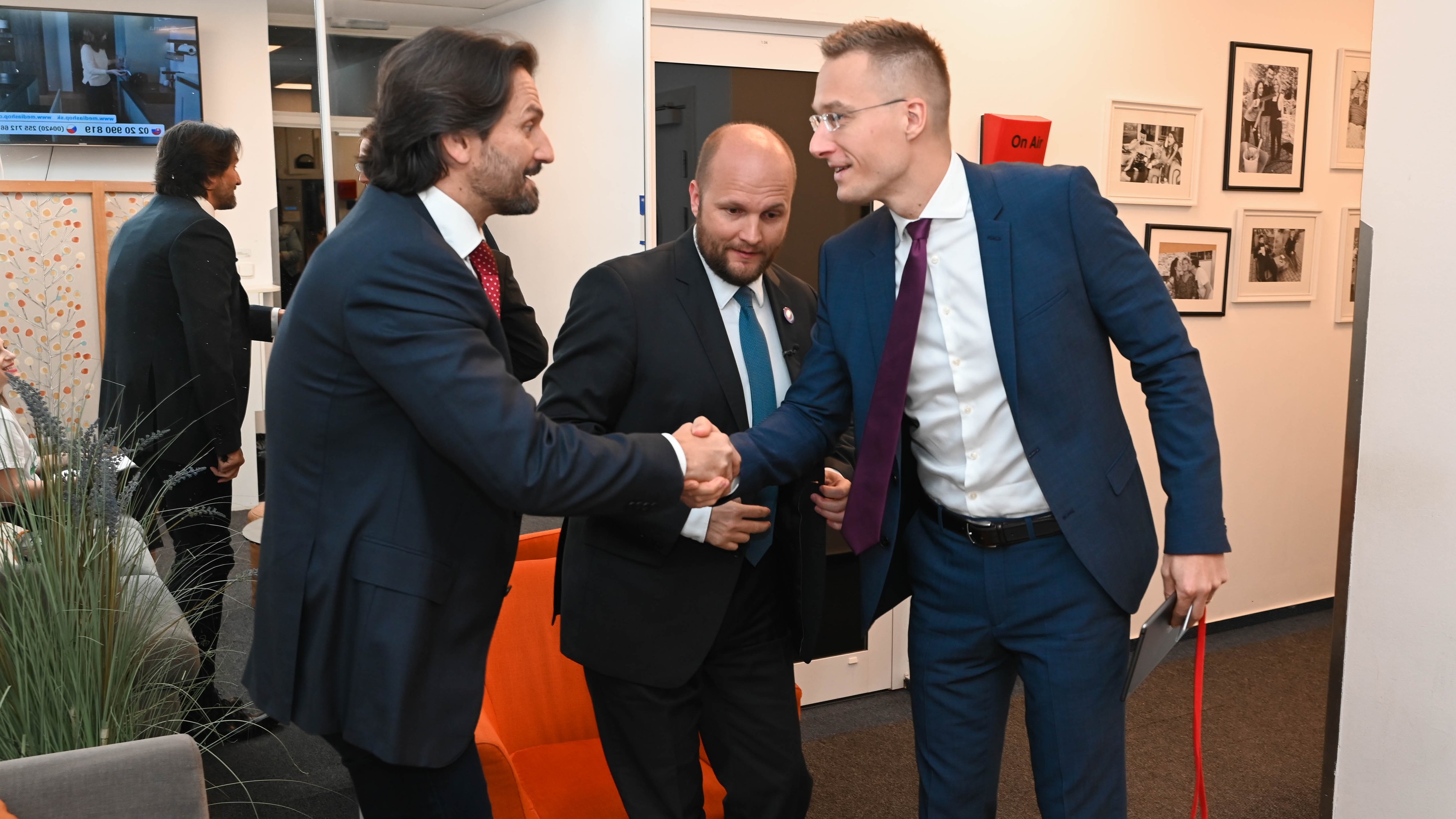 Jaroslav Naď a Robert Kaliňák v relácii Na telo.