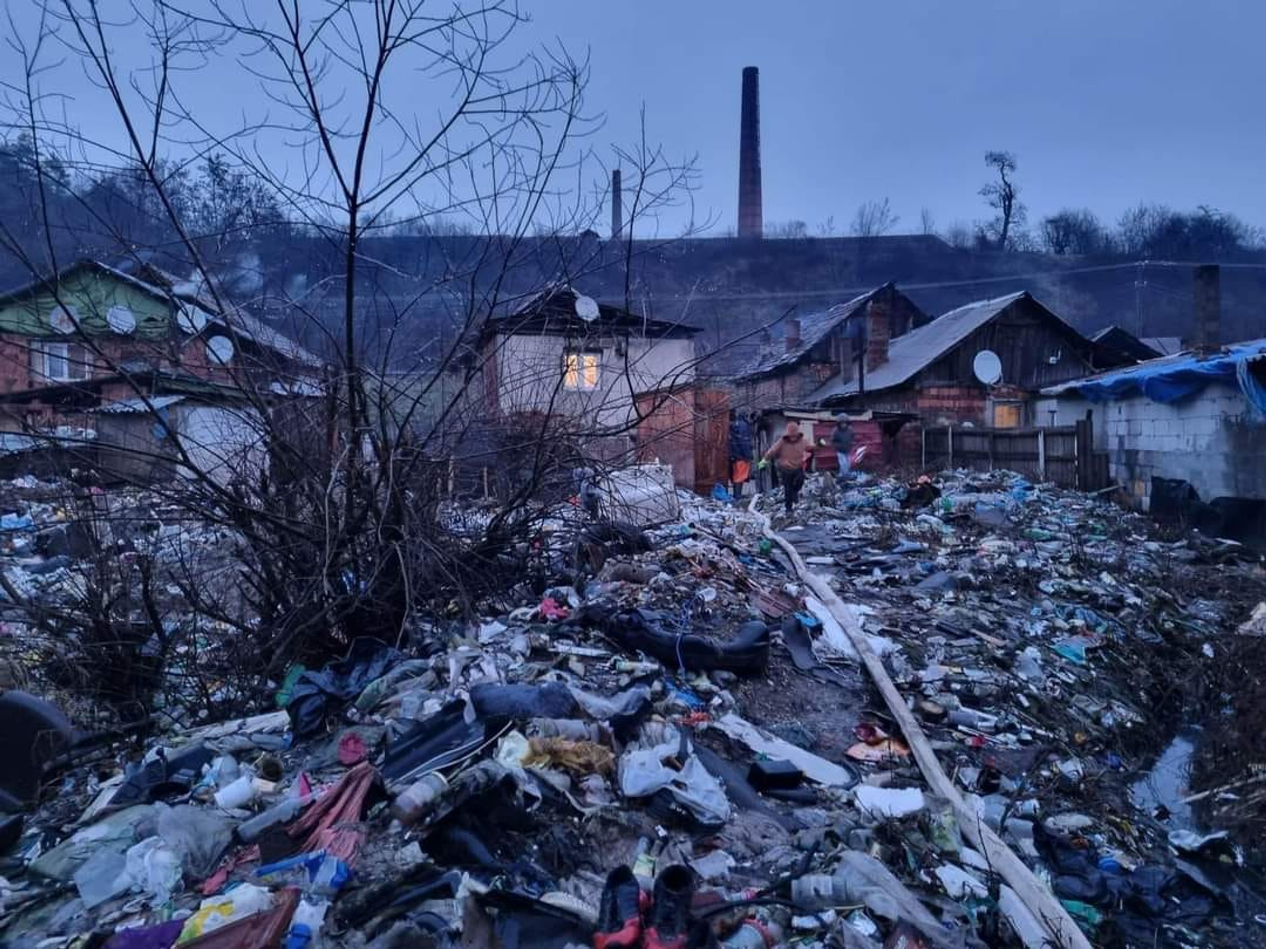 Čierna skládka v obci Jasov