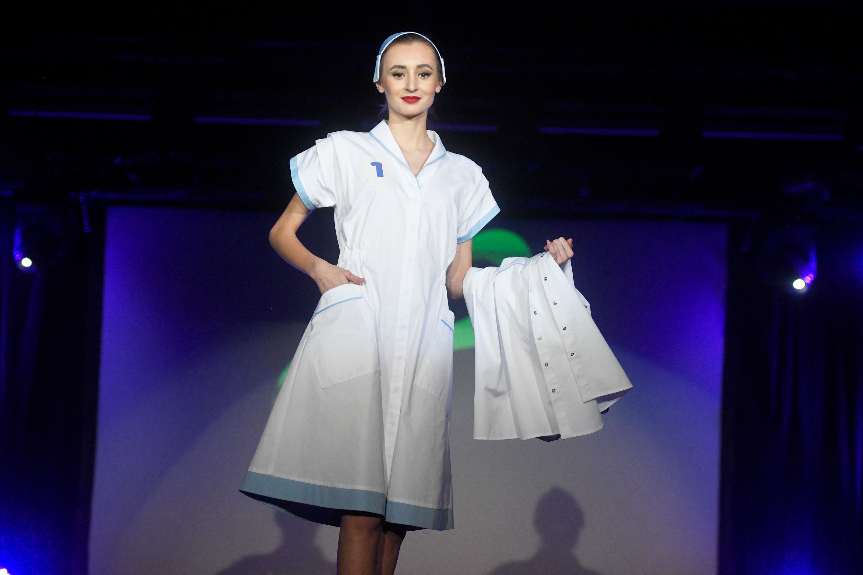 Slávnostné predstavenie uniformy slovenských sestier.