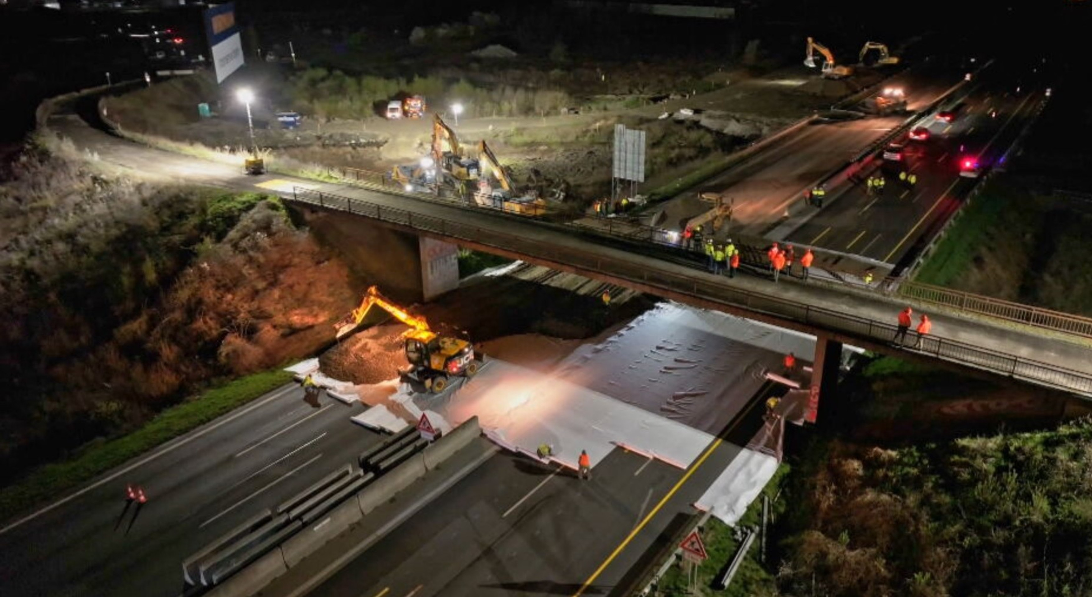 Búranie mosta na D1.