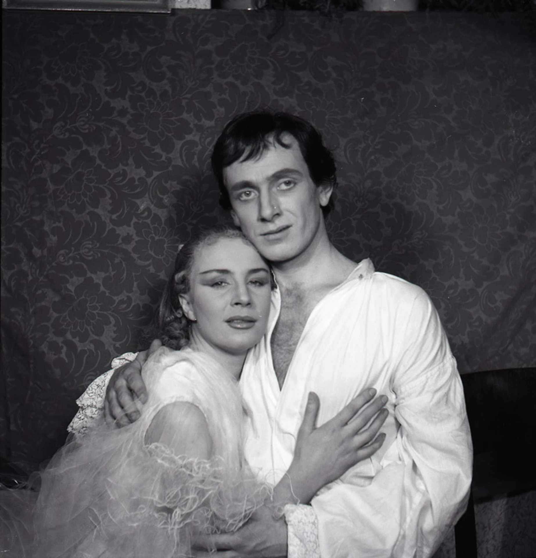 Karol Machata (Karol Moor) s Máriou Kráľovičovou (Amália von Edelreich) v inscenácii Zbojníci. ( 17. decembra  1955).