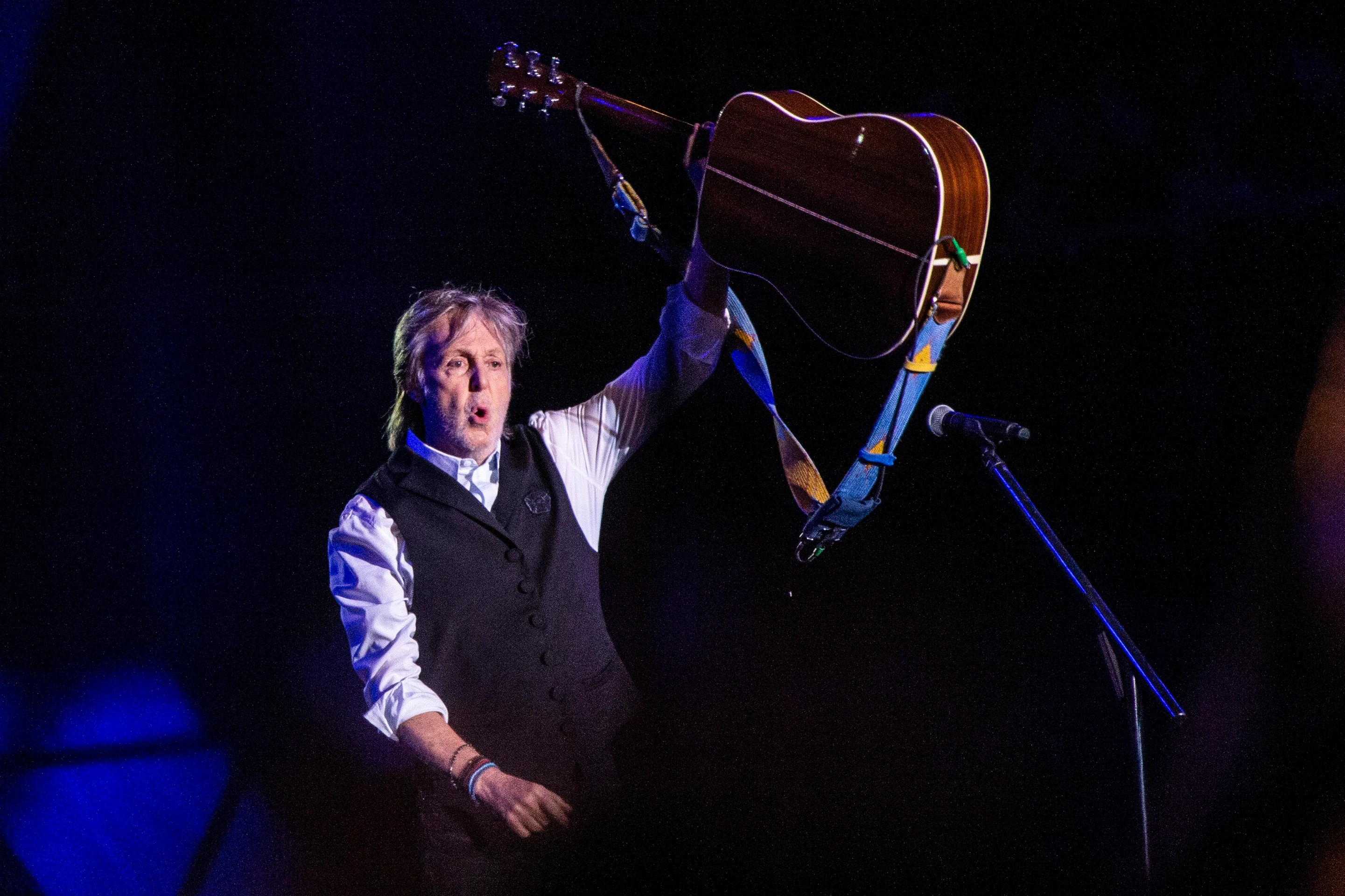 Paul McCartney počas koncertu na festivale Glastonbury.