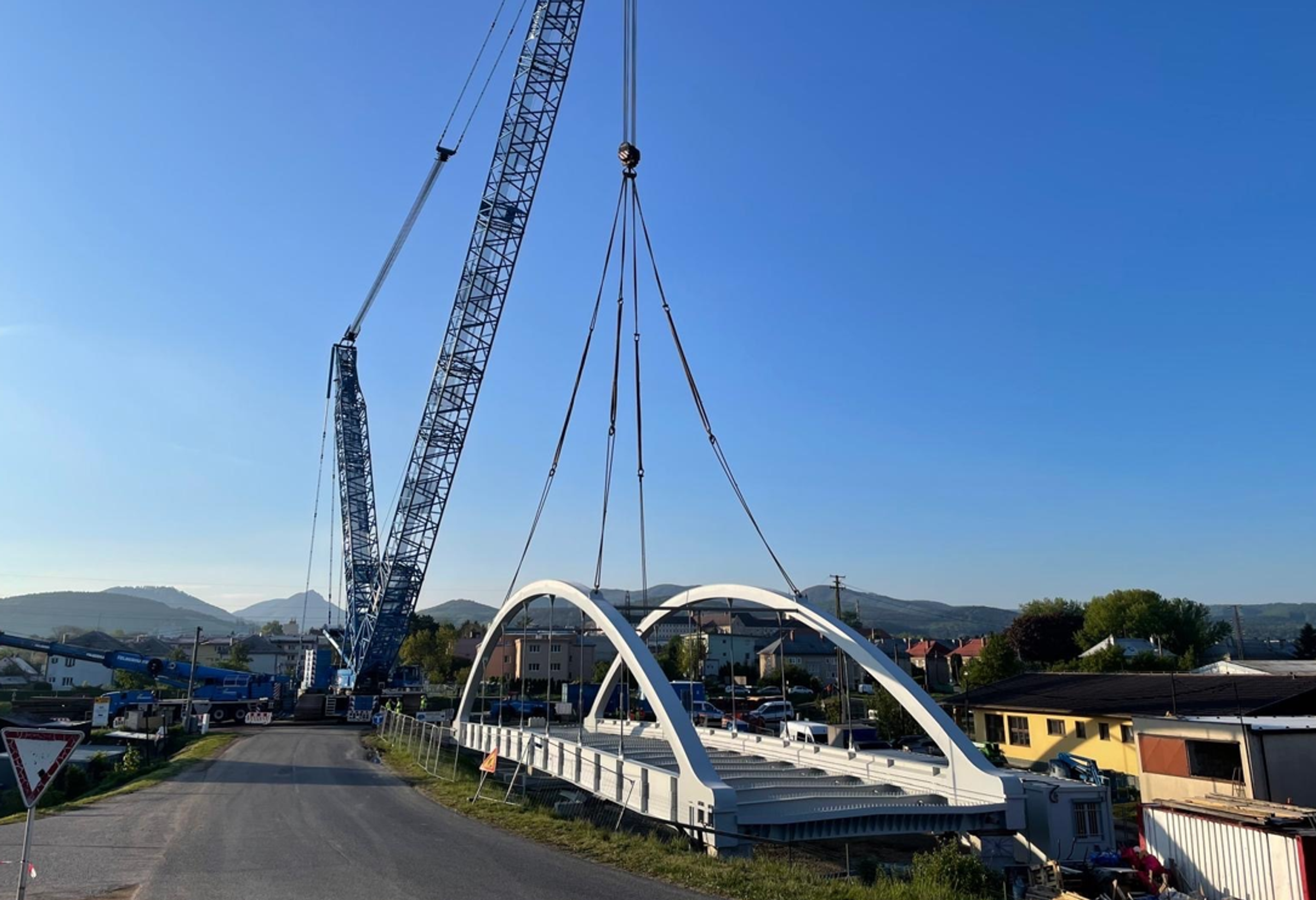 V Ilave osádzali nový most.