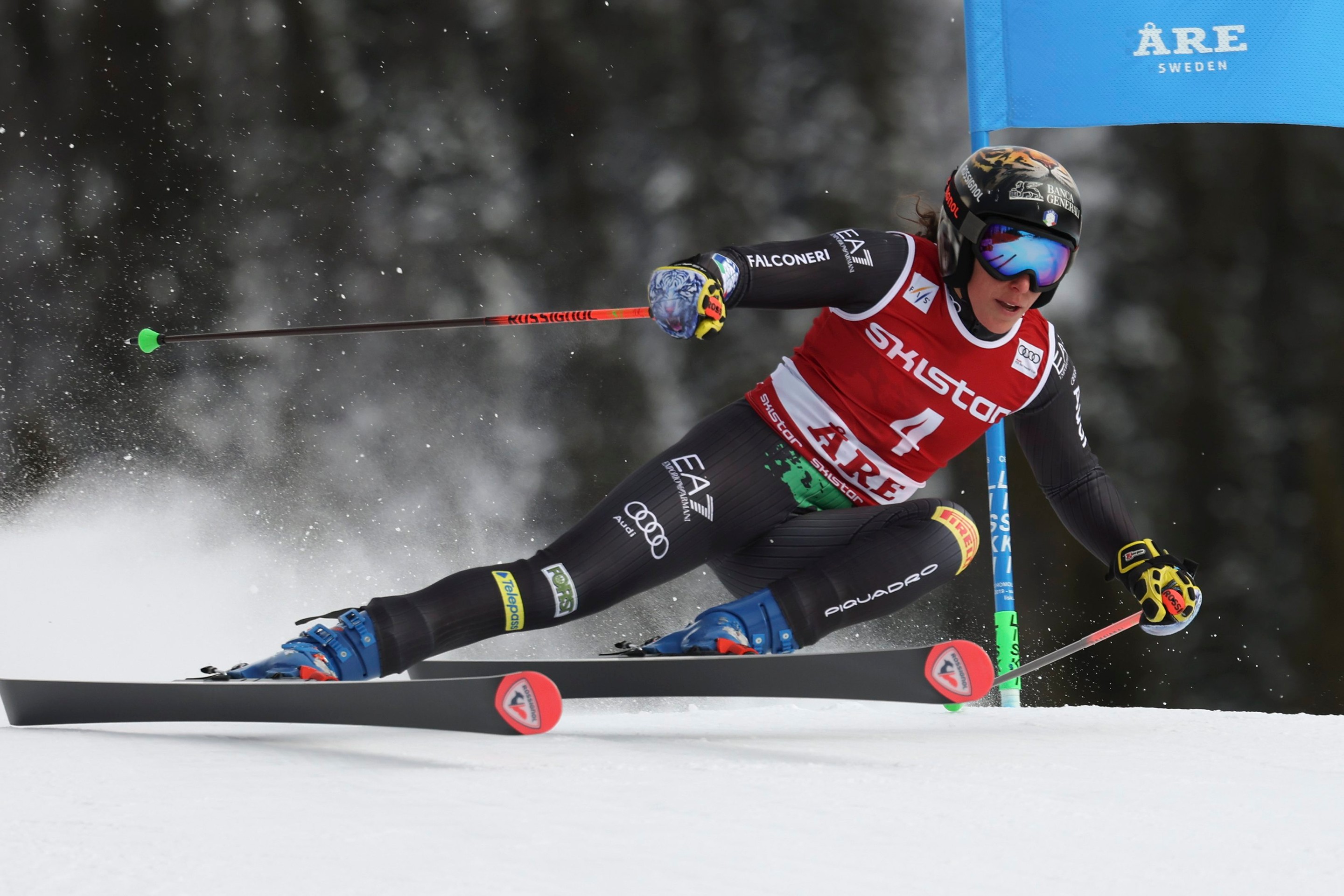 Federica Brignoneová na trati počas 1. kola obrovského slalomu v Aare.