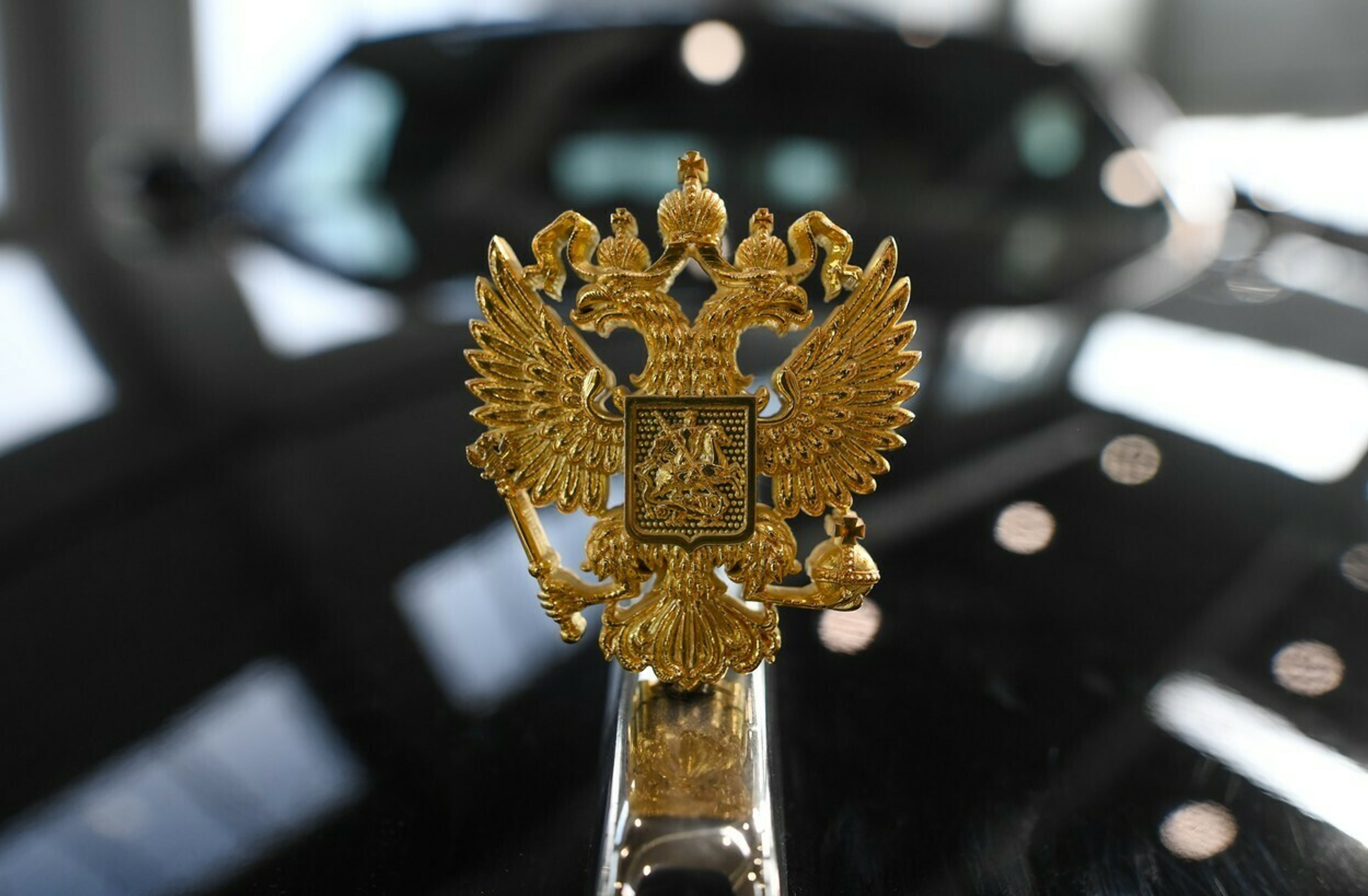 Detail limuzíny Aurus Senat.